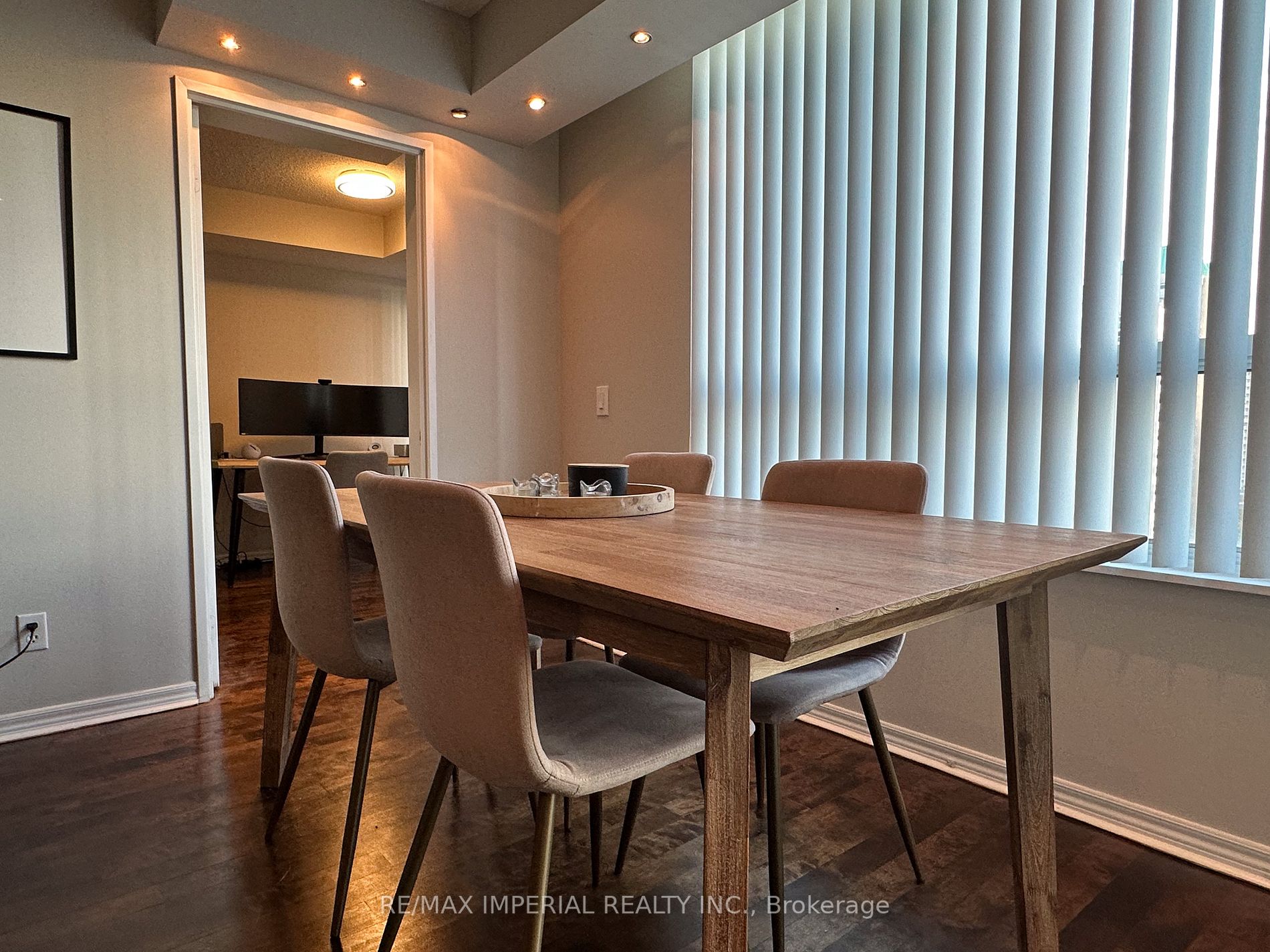 18 Parkview Ave, #1507