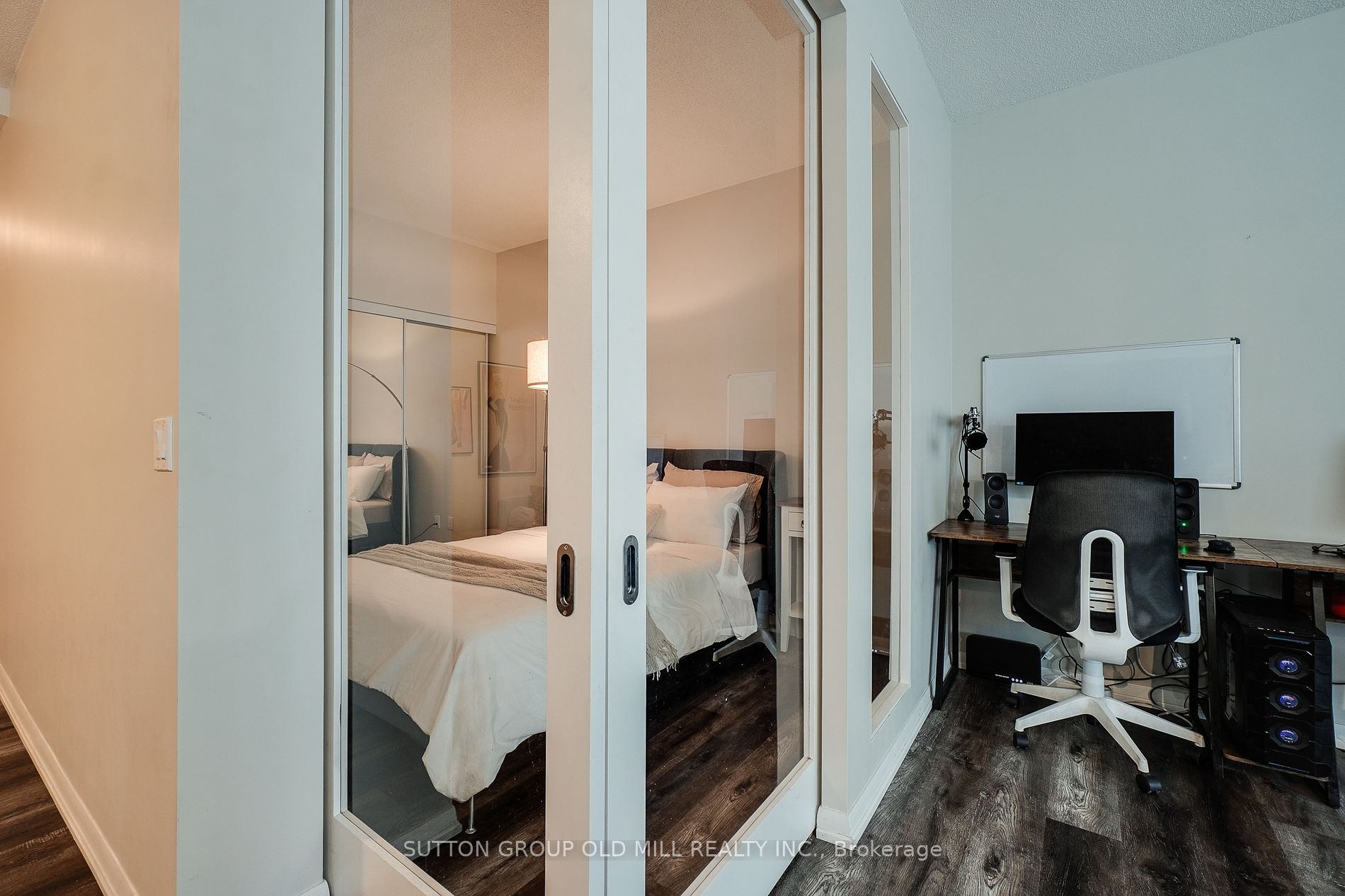 209 Fort York Blvd, #180