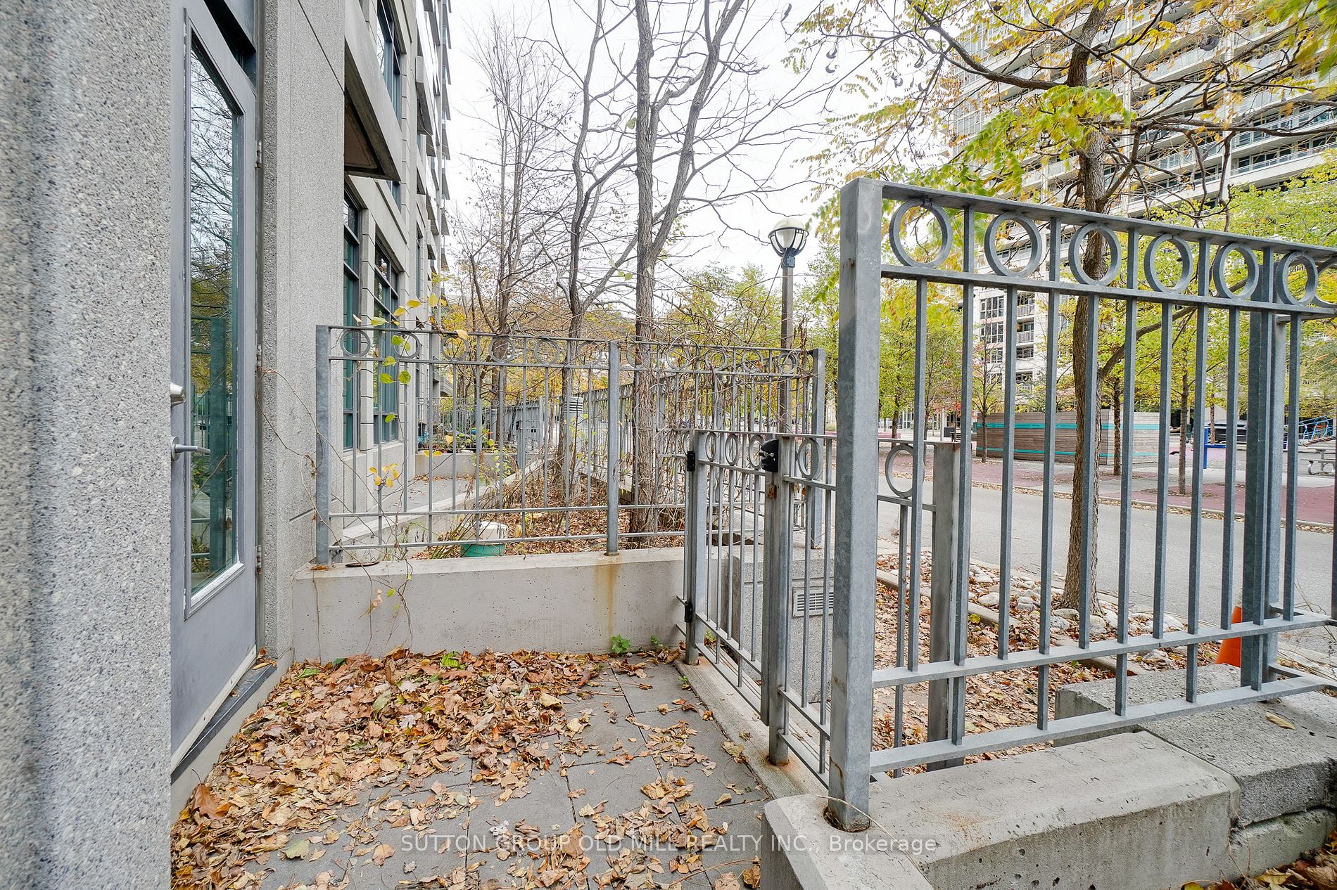 209 Fort York Blvd, #180