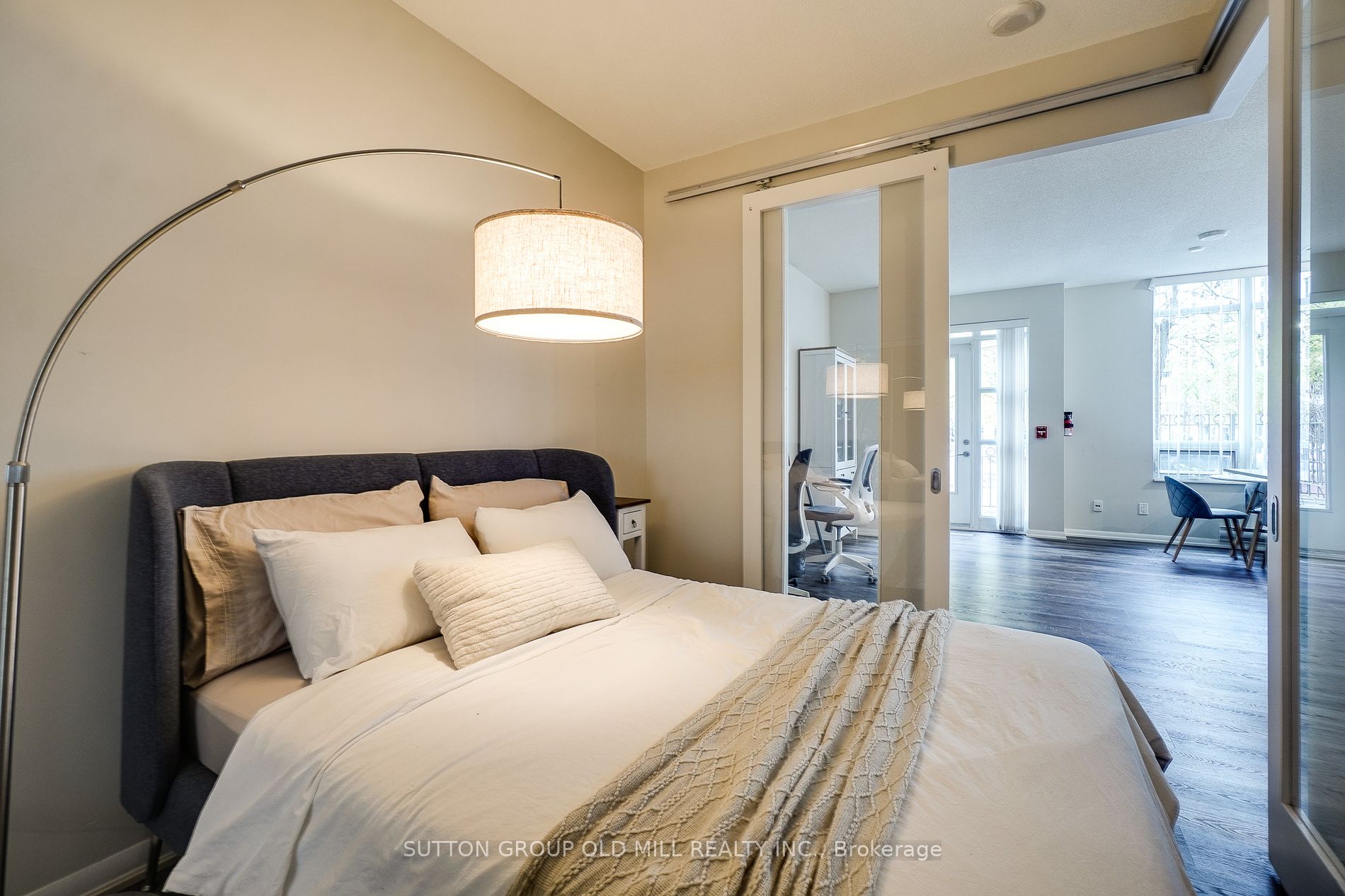 209 Fort York Blvd, #180
