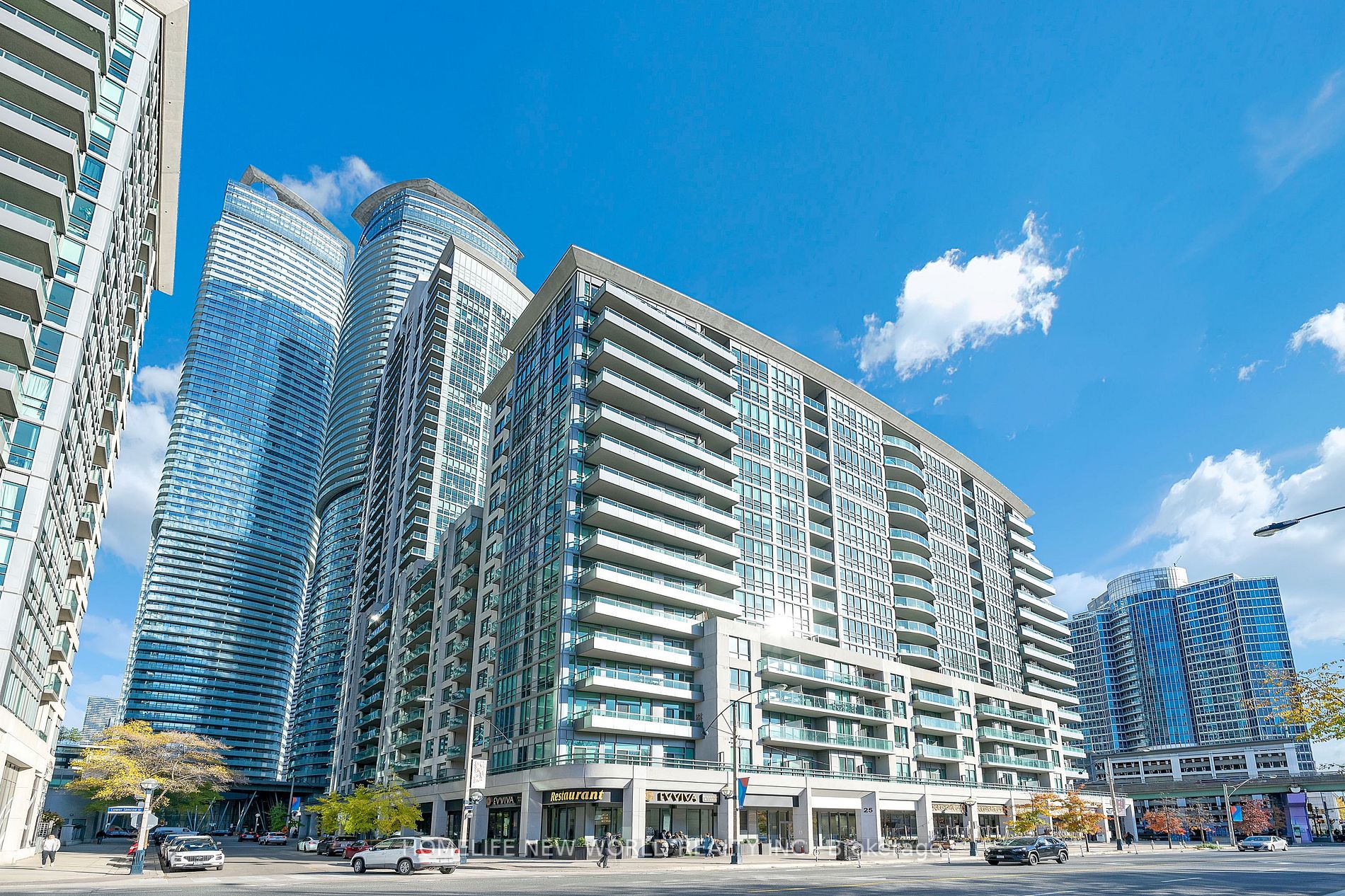 25 Lower Simcoe St, #1517