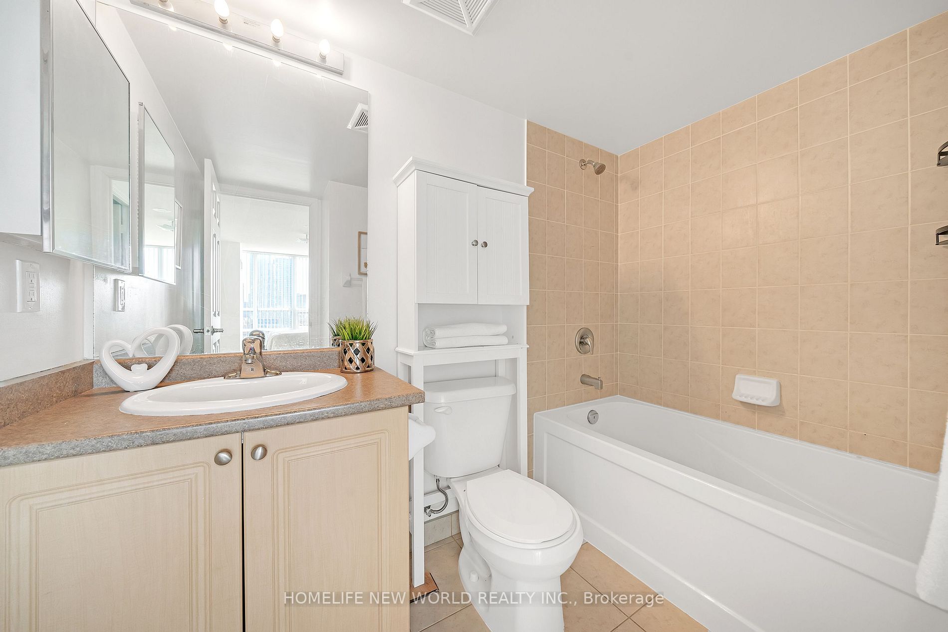 25 Lower Simcoe St, #1517