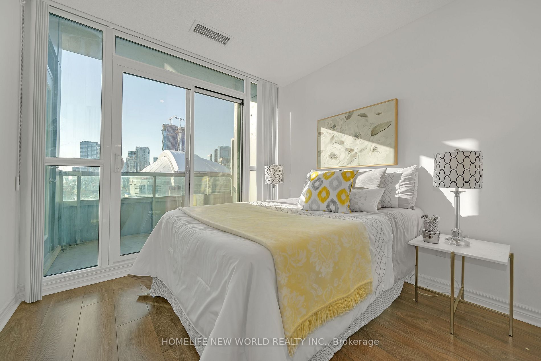 25 Lower Simcoe St, #1517
