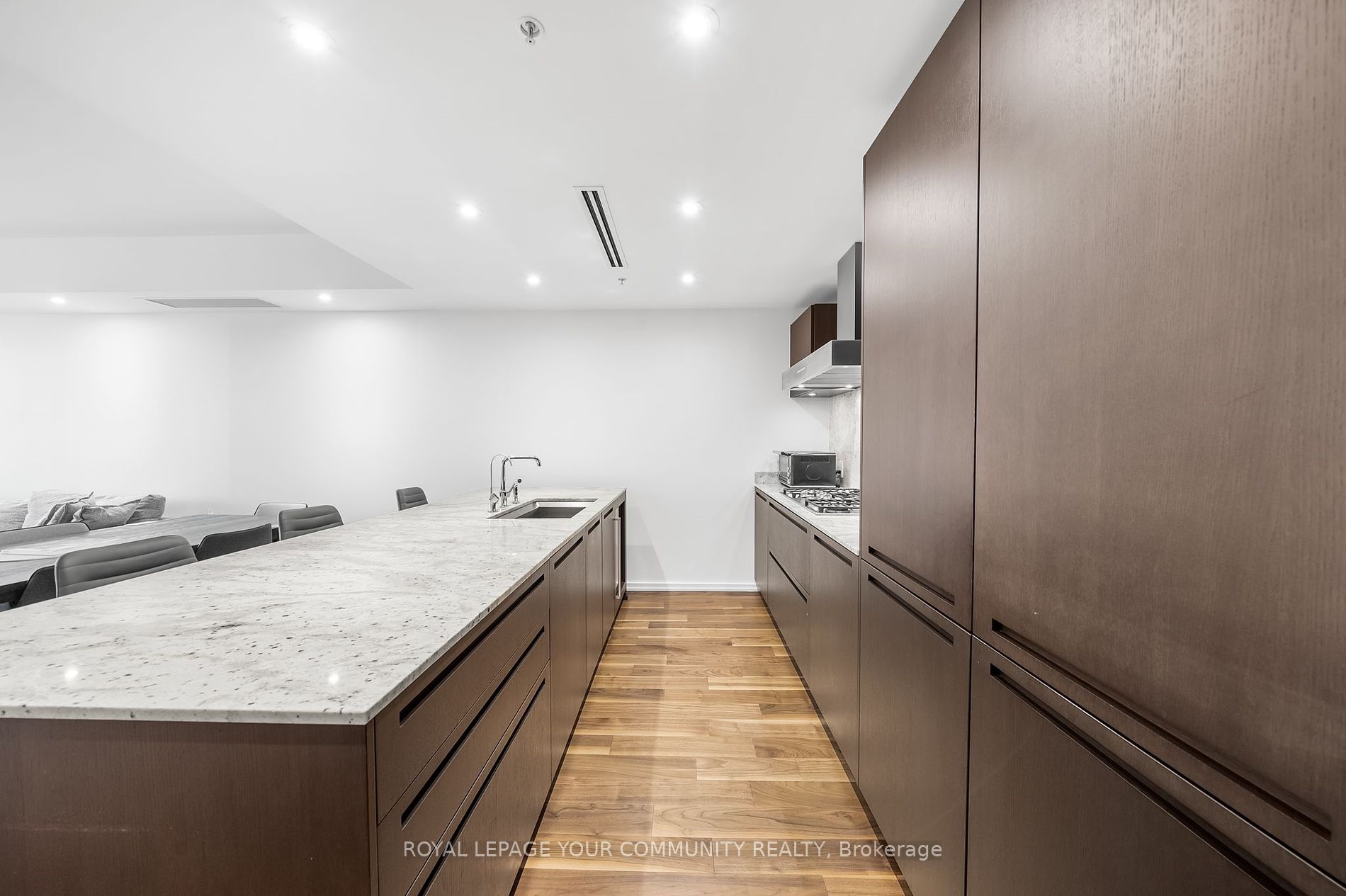 180 University Ave, #4607
