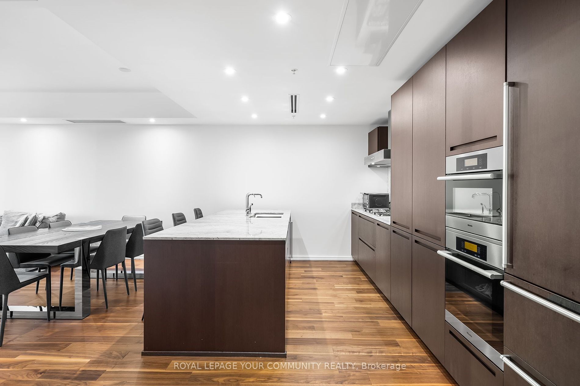 180 University Ave, #4607