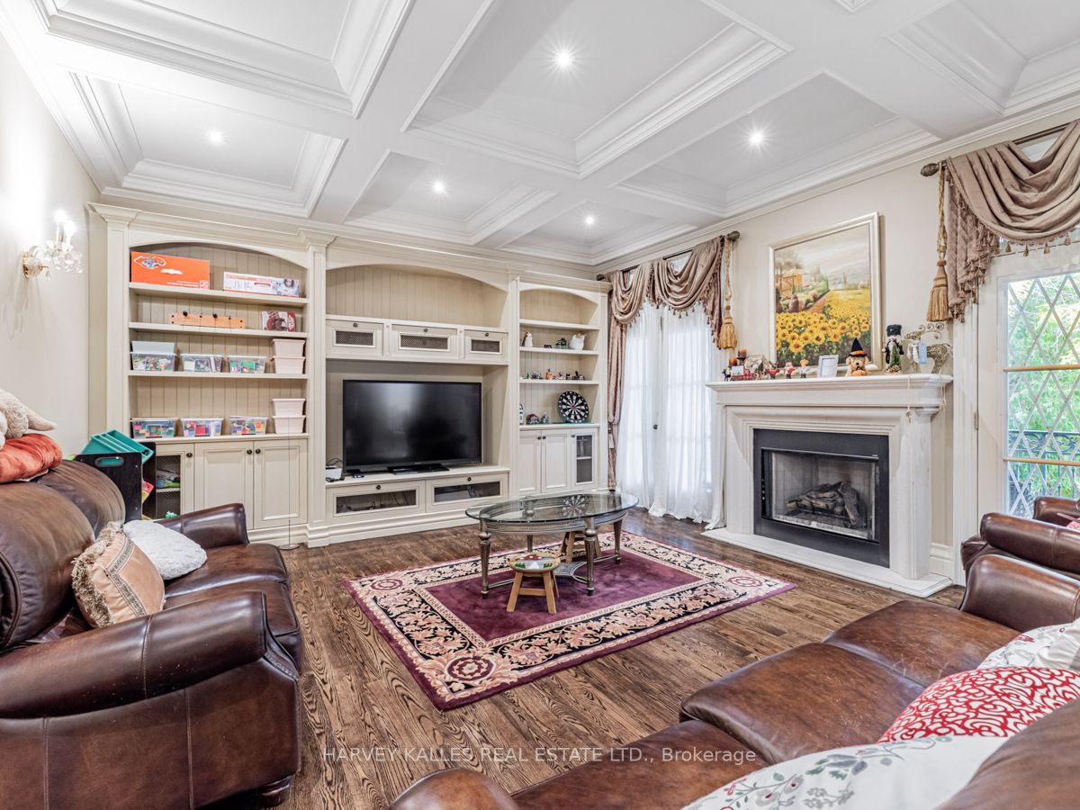 225 Lord Seaton Rd