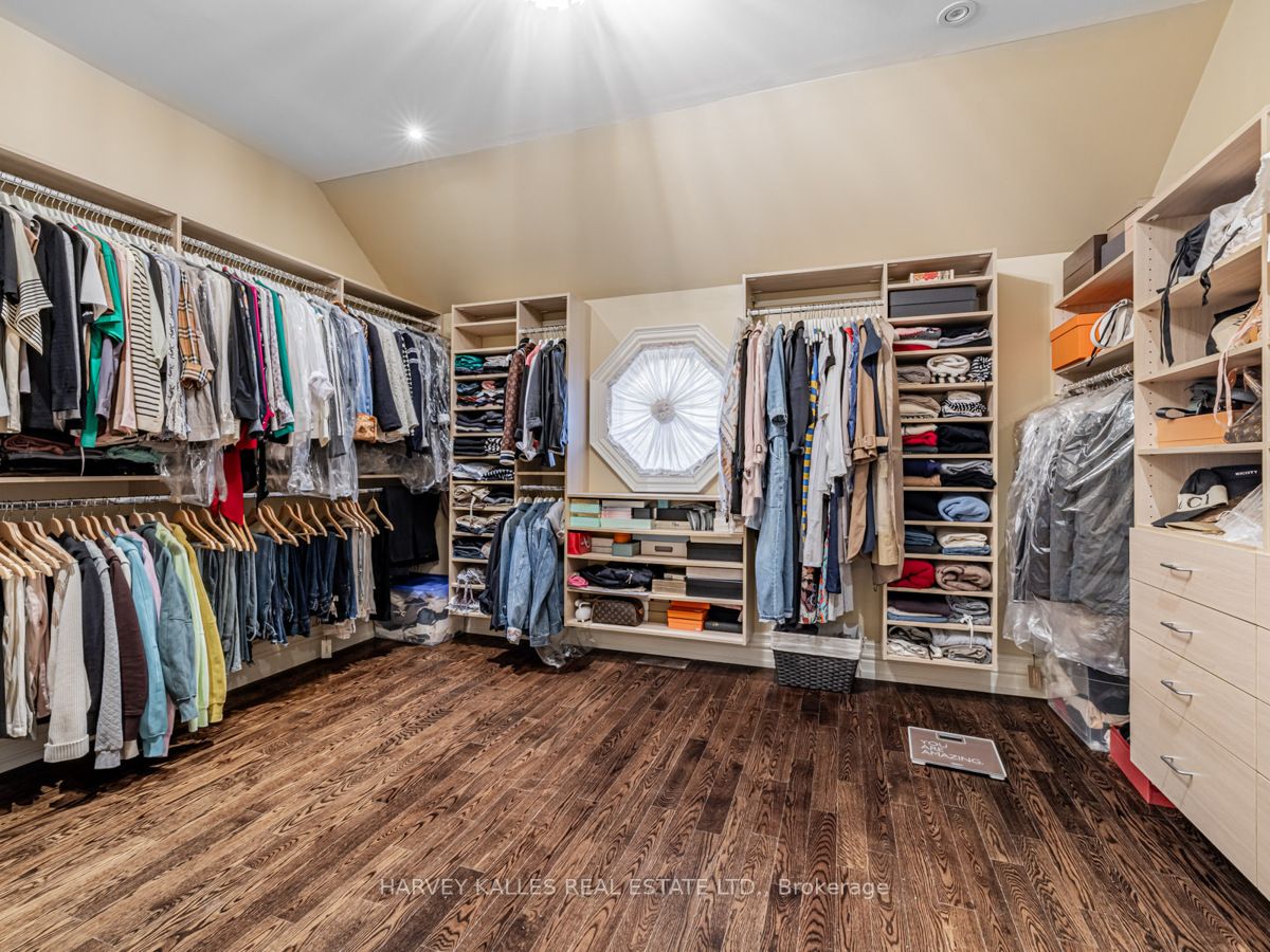 225 Lord Seaton Rd