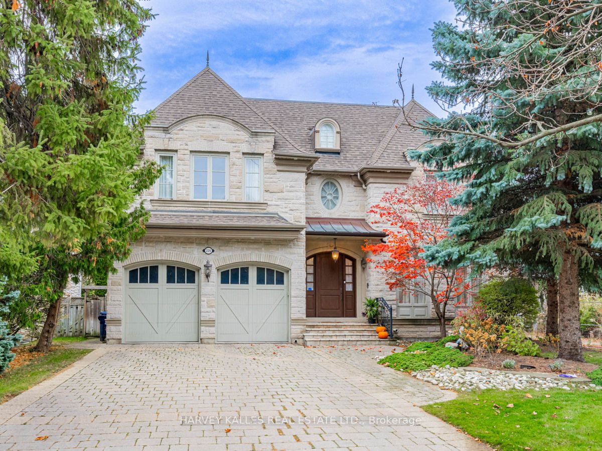 225 Lord Seaton Rd
