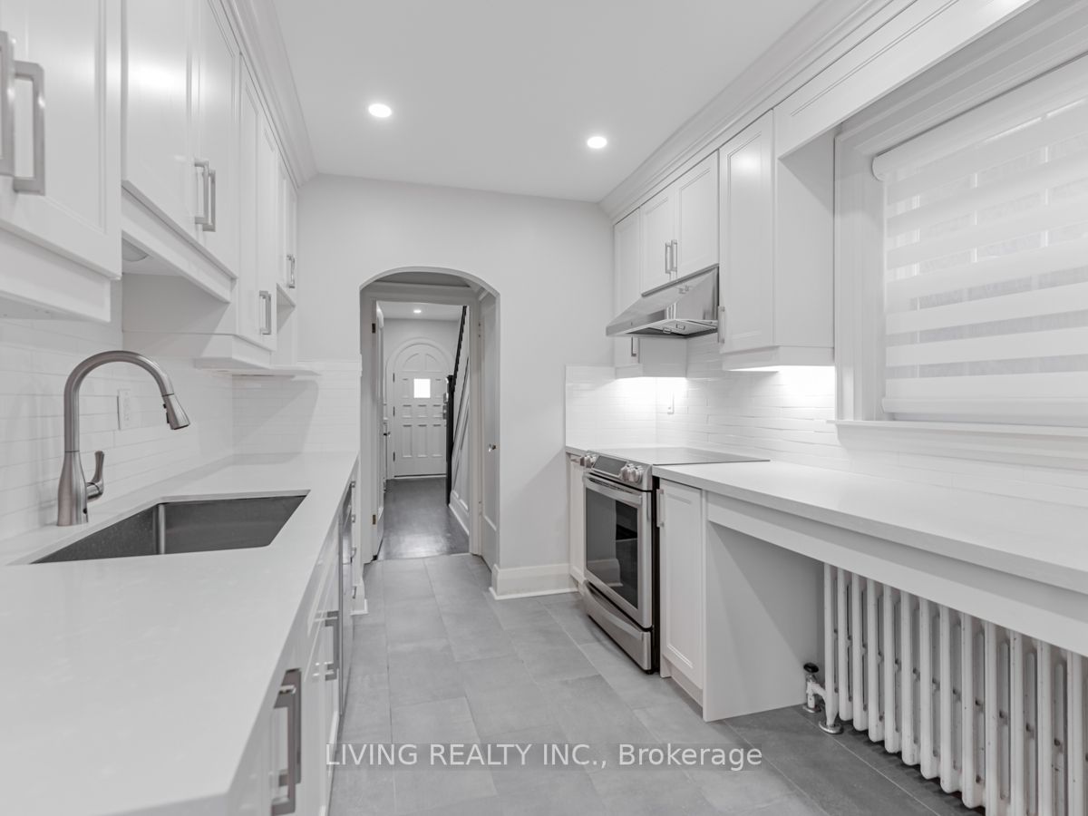 124 Heddington Ave