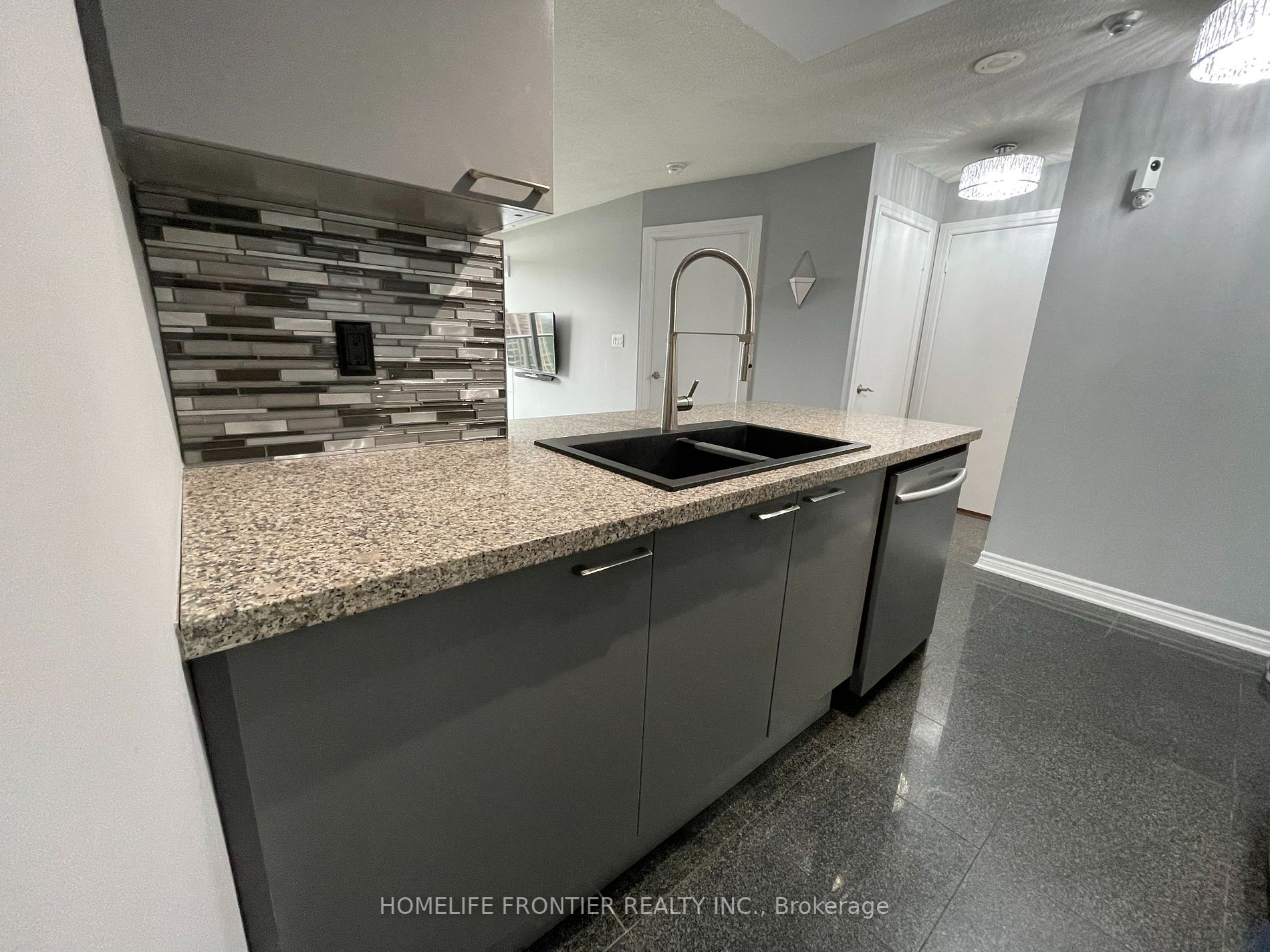 16 Harrison Garden Blvd, #Lph06