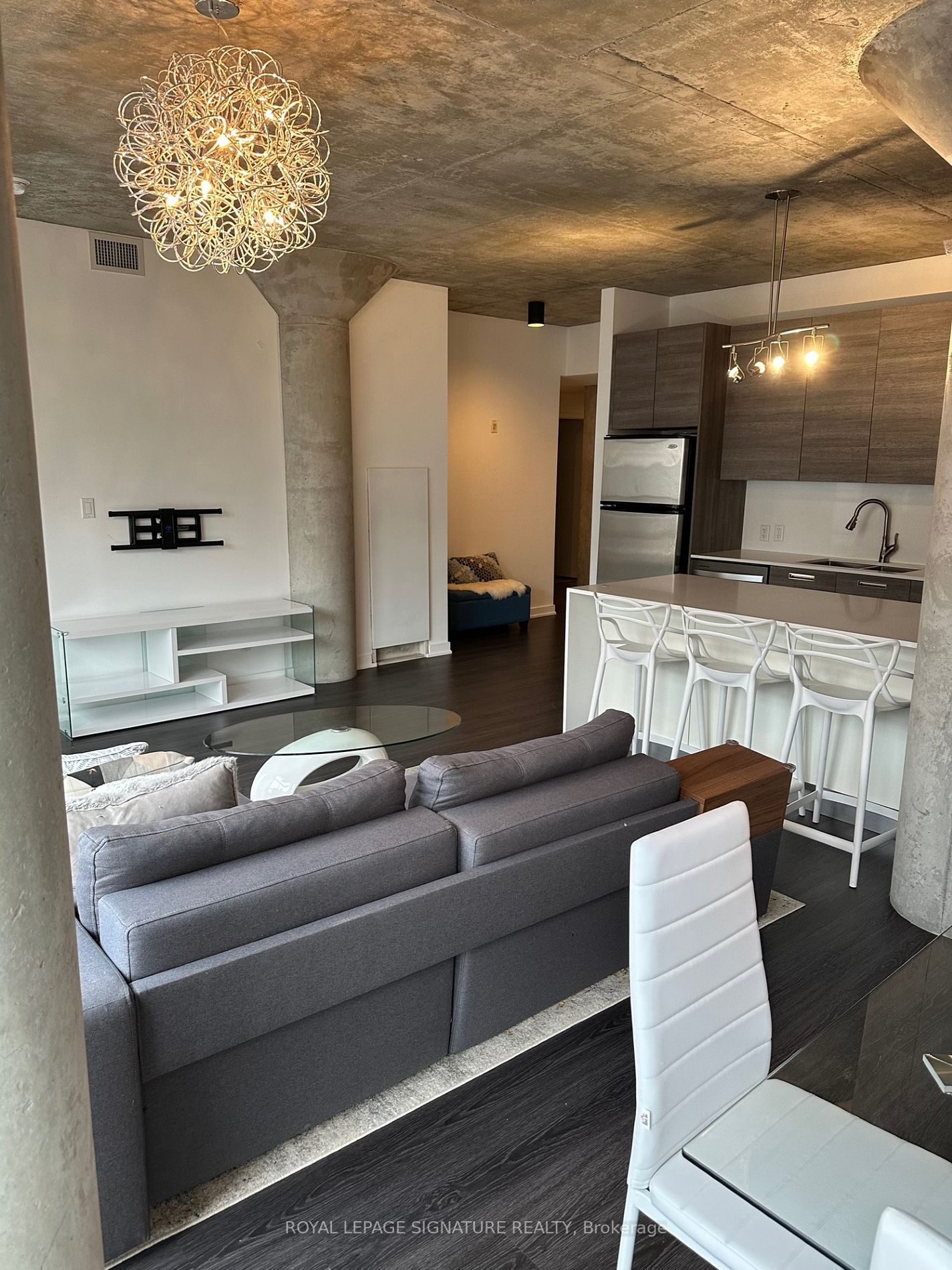 42 Camden St, #701