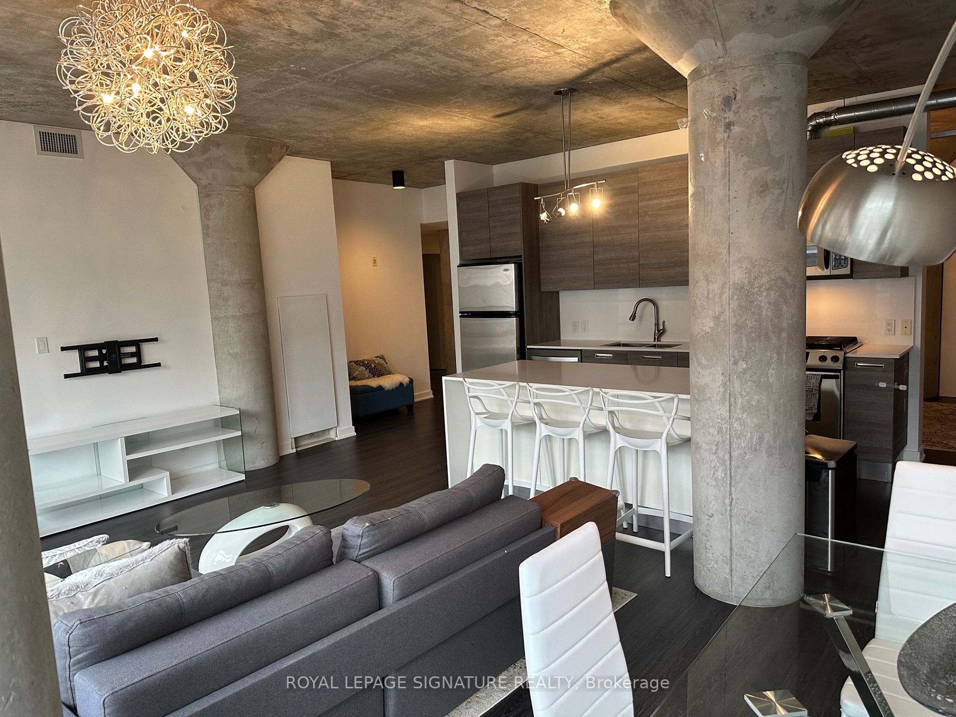 42 Camden St, #701