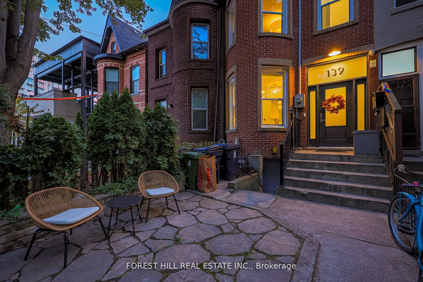 139 Niagara St