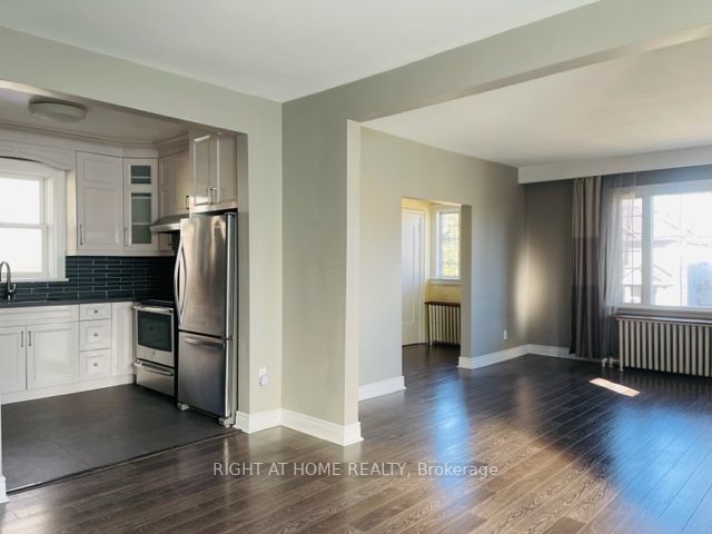 24 BRAEMAR Avenue, #UPPER