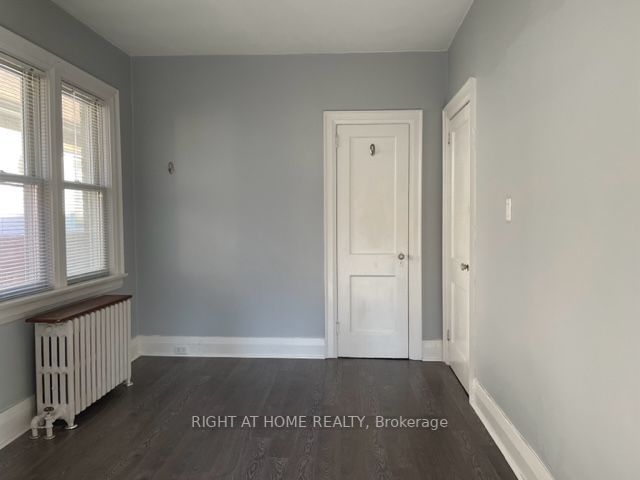 24 BRAEMAR Avenue, #UPPER