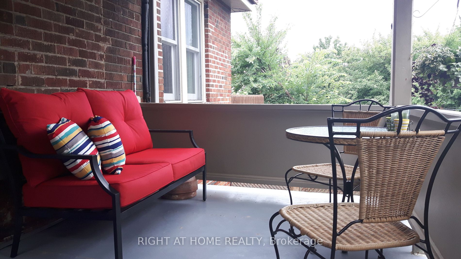24 BRAEMAR Avenue, #UPPER