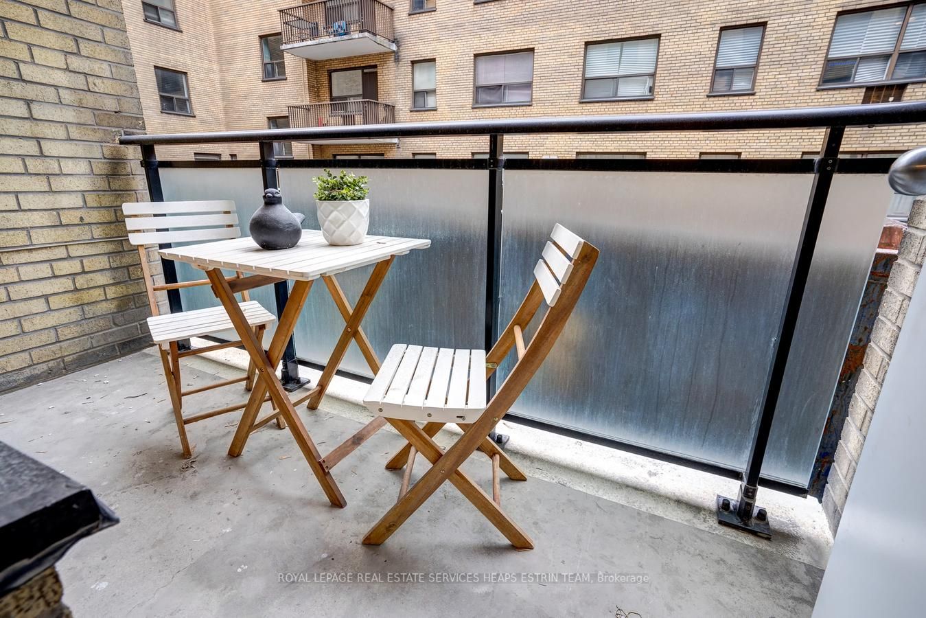 420 Eglinton Ave E, #506