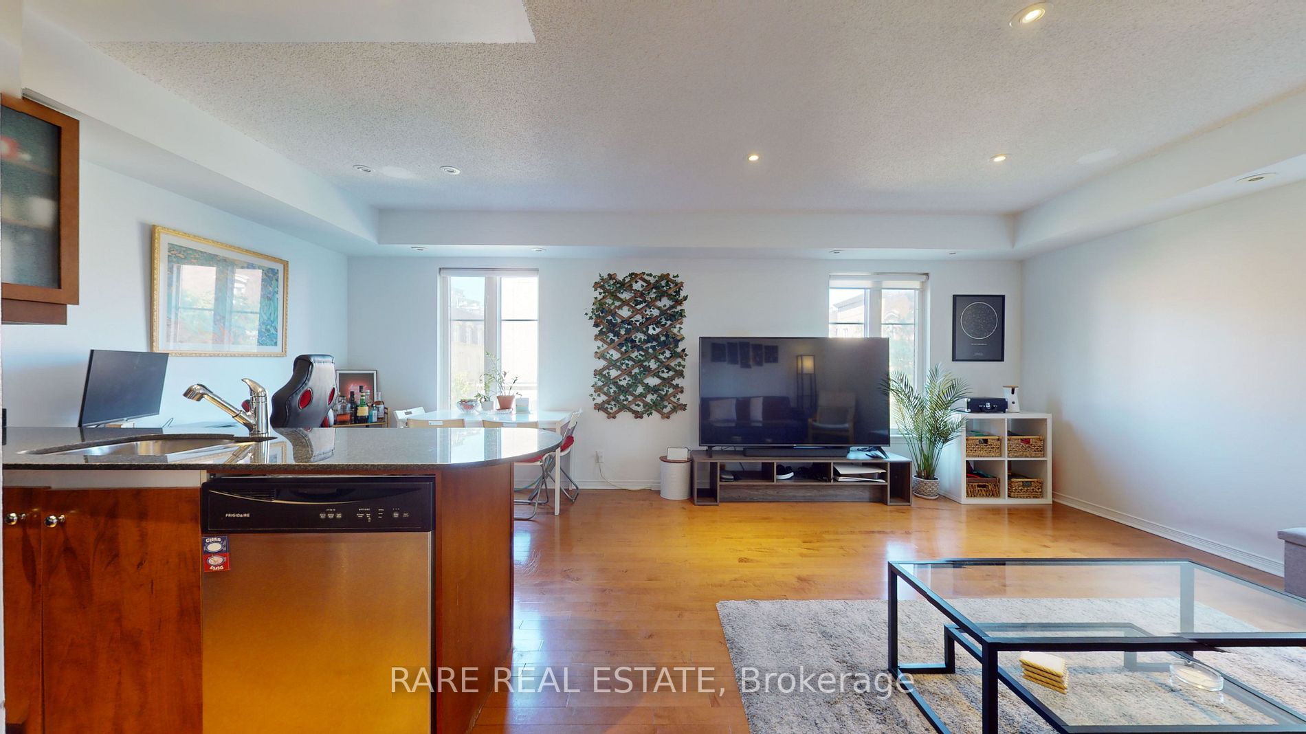 46 East Liberty St, #525