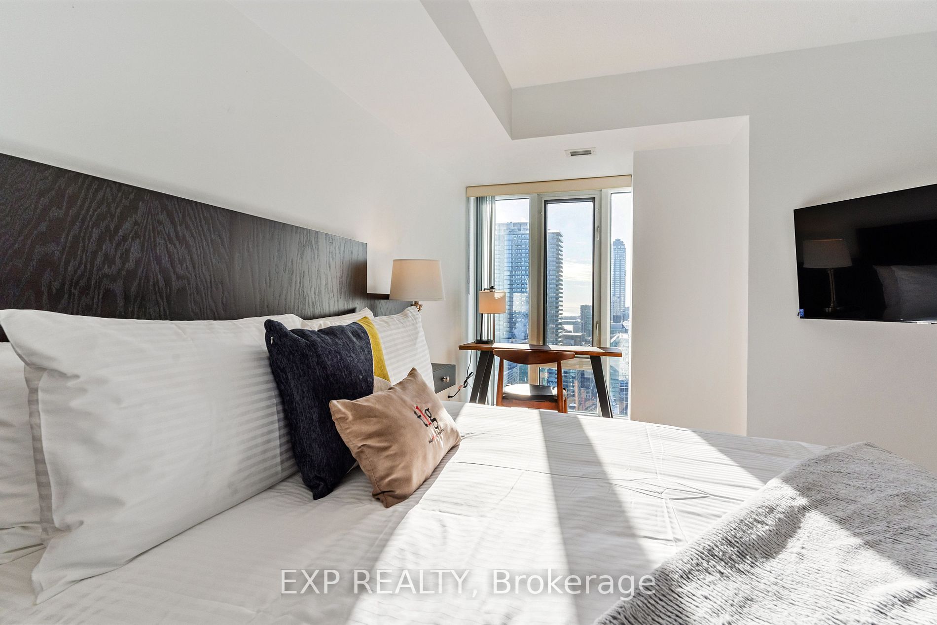210 Victoria St, #3205
