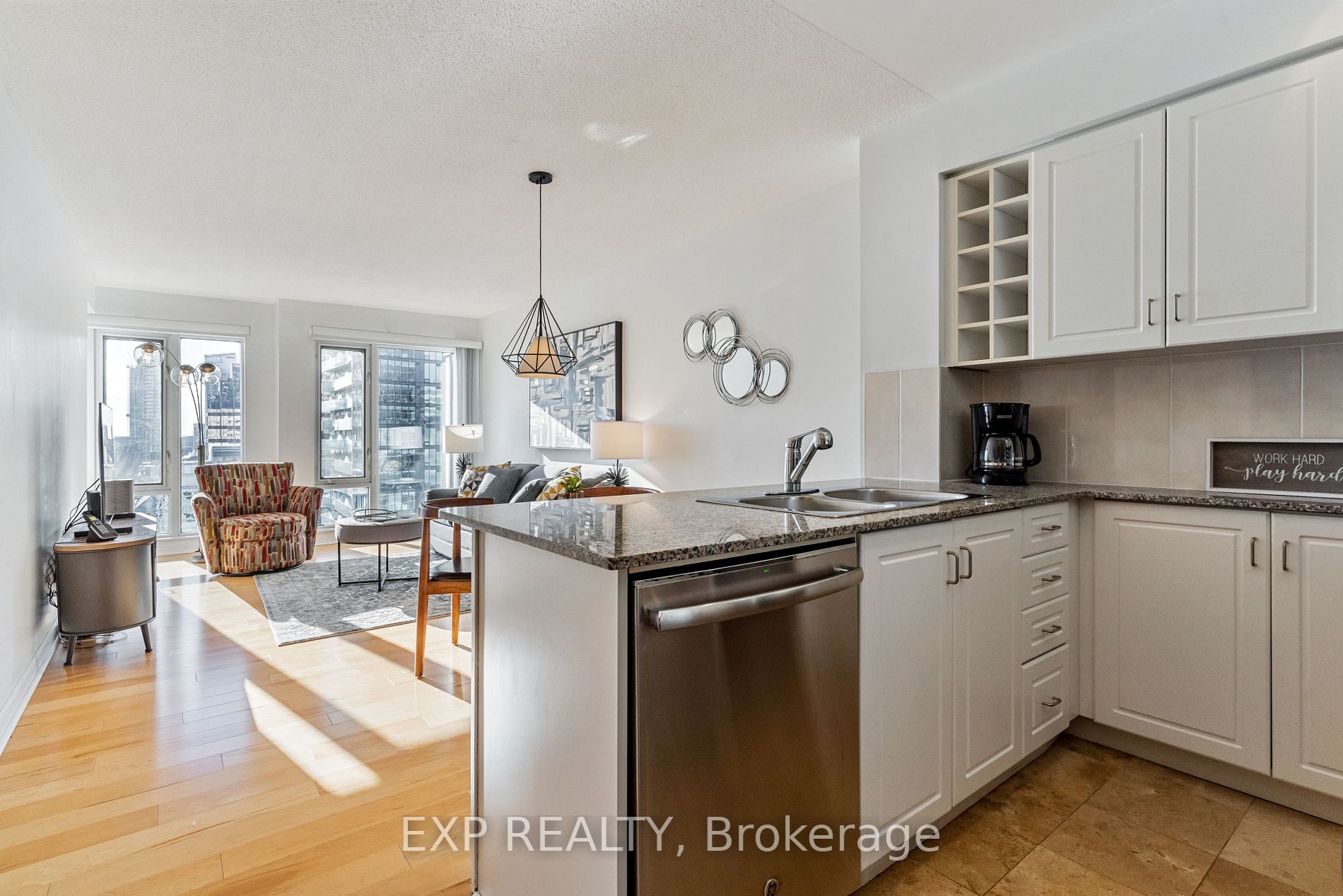 210 Victoria St, #3205