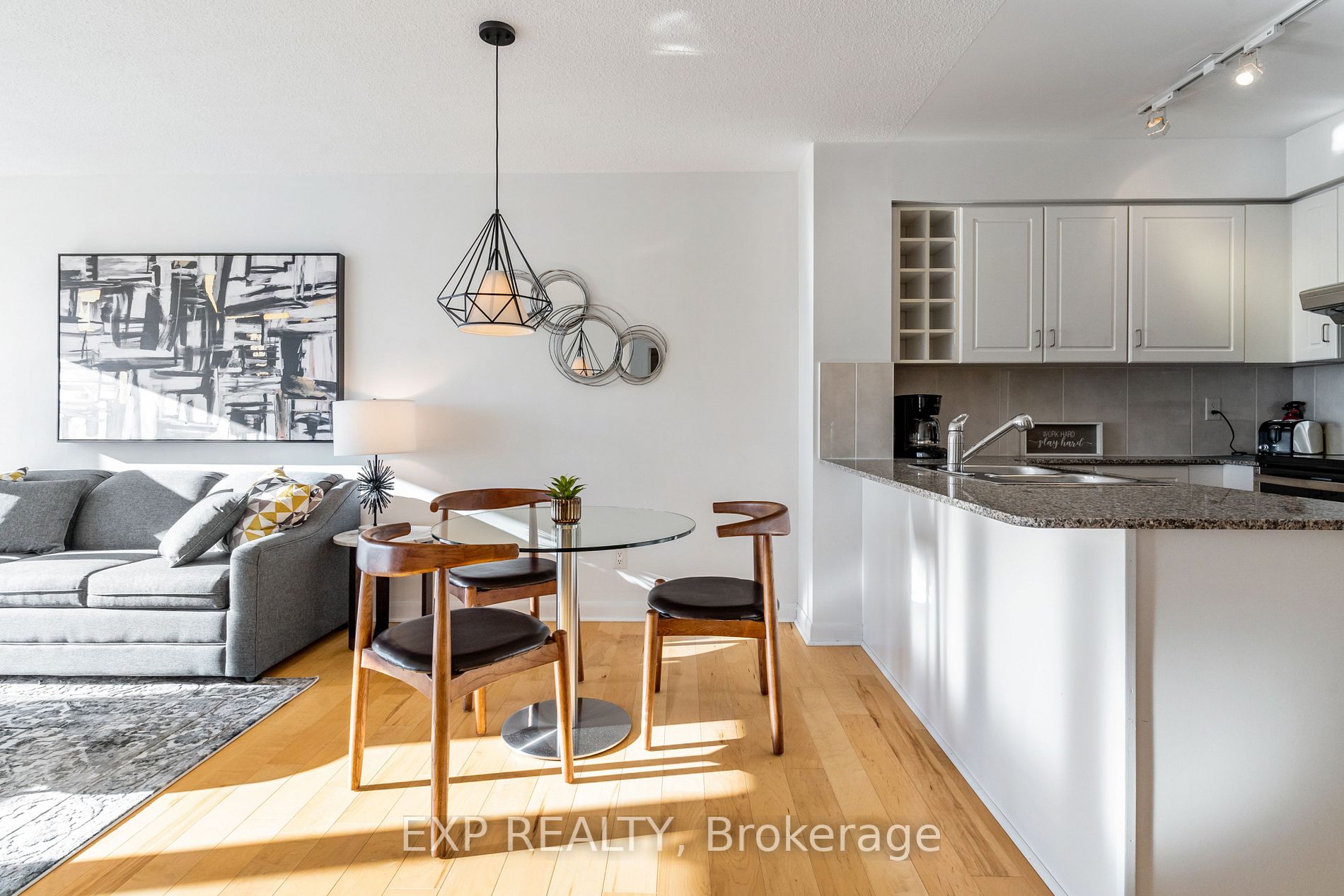 210 Victoria St, #3205