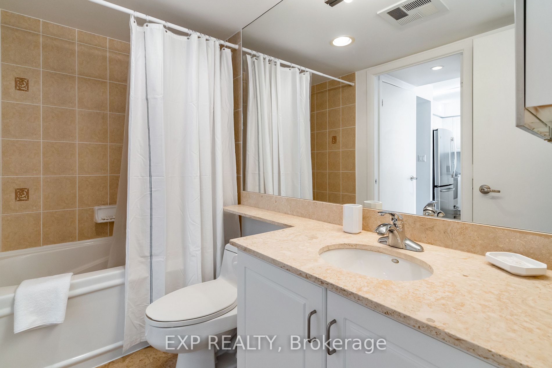 210 Victoria St, #3205