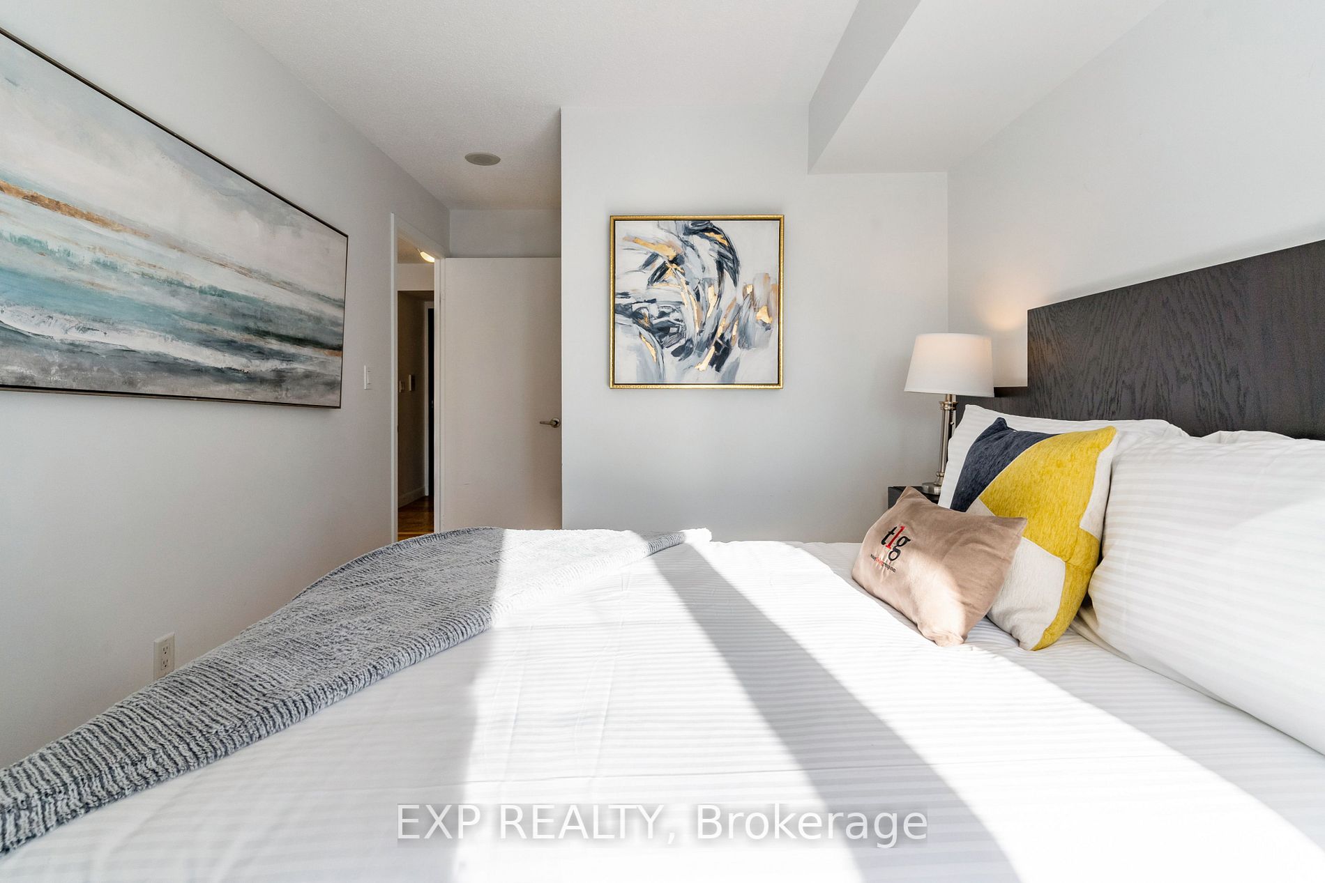 210 Victoria St, #3205