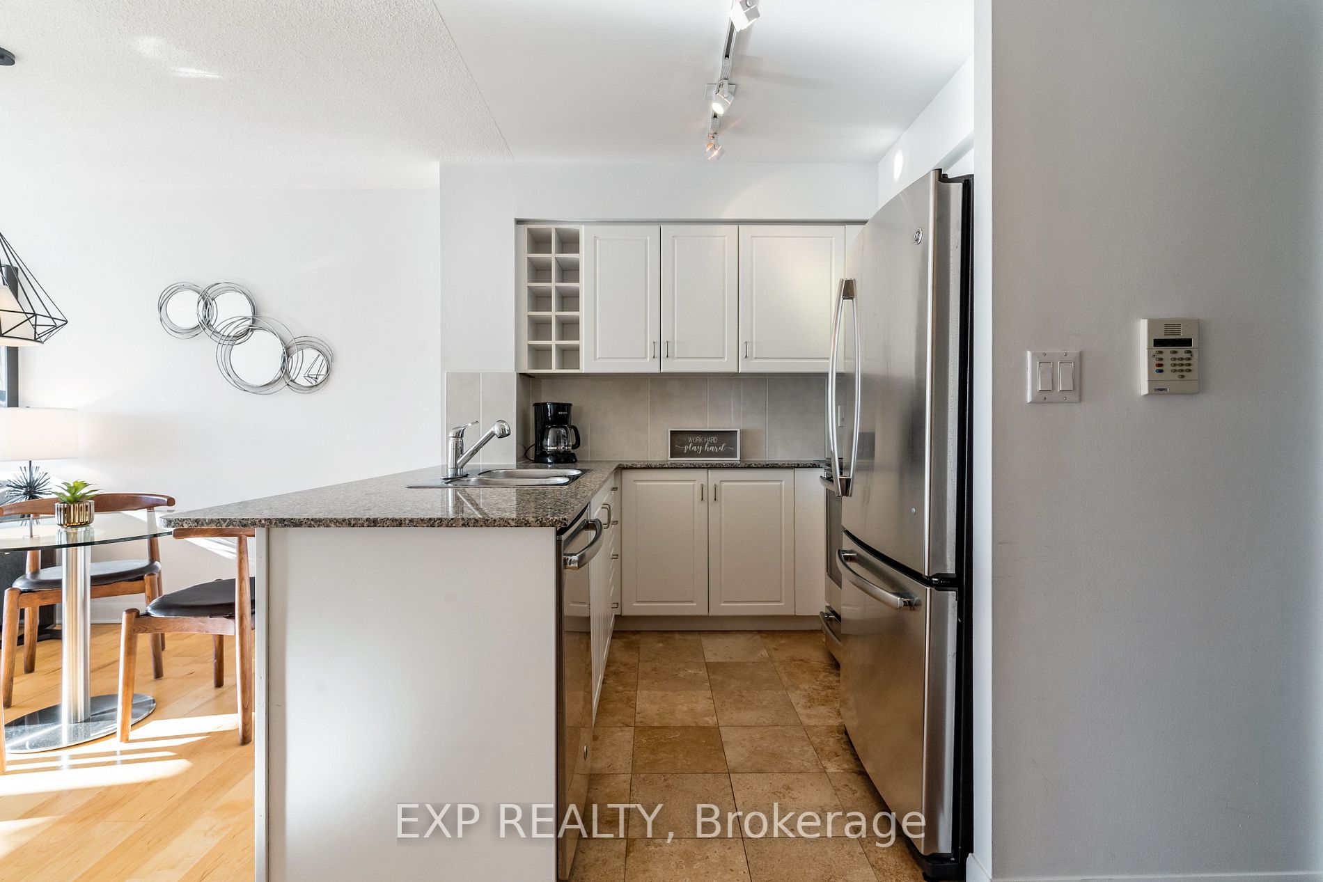 210 Victoria St, #3205