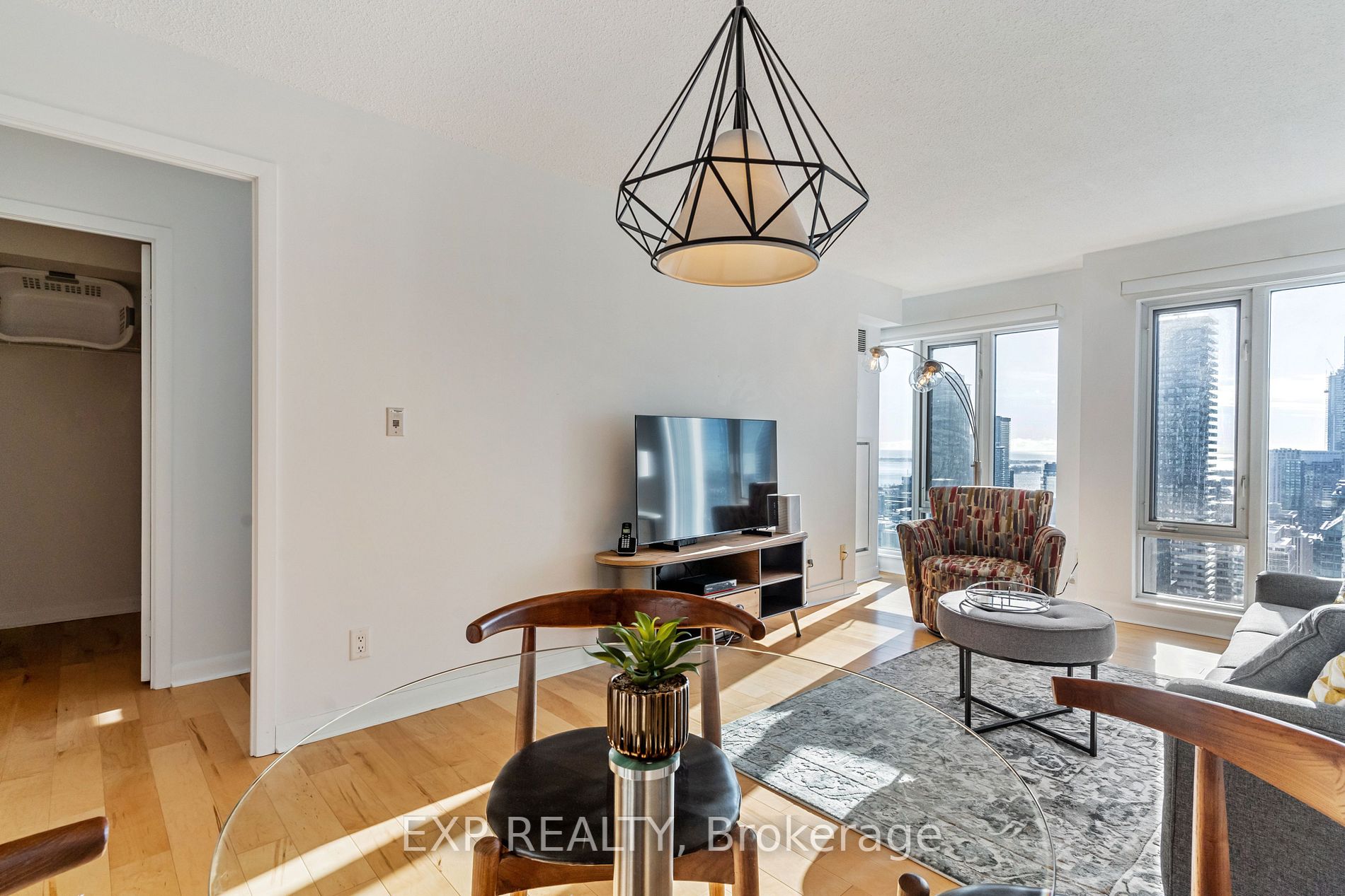 210 Victoria St, #3205