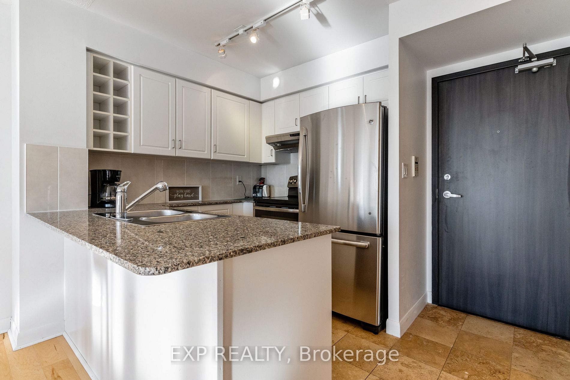 210 Victoria St, #3205