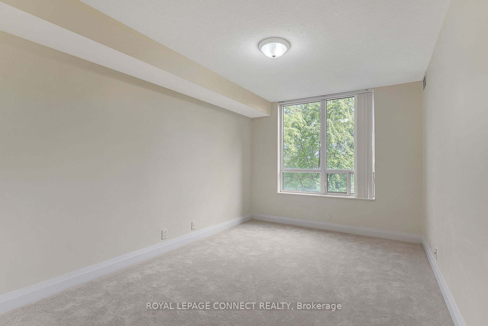 80 Harrison Garden Blvd, #318