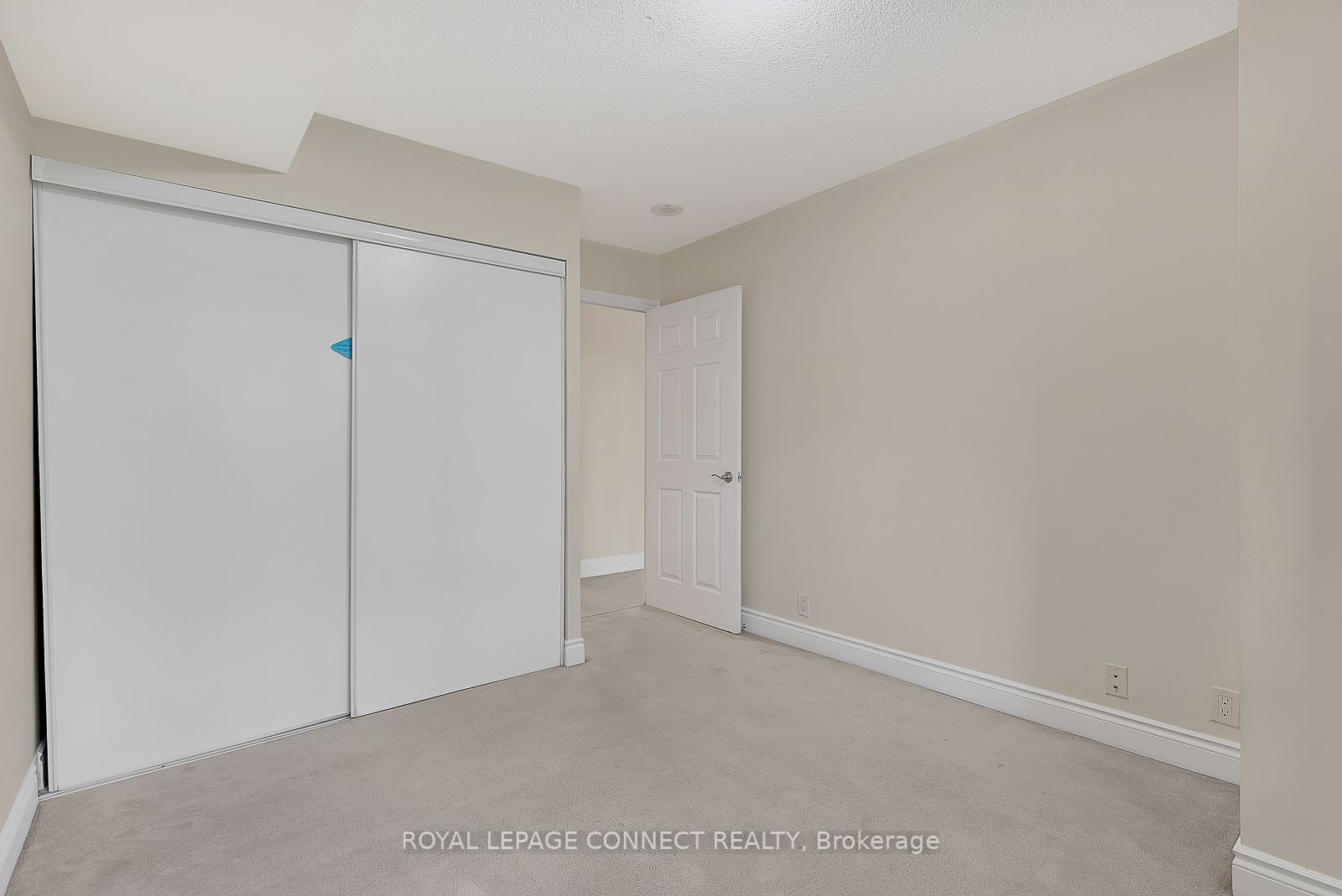 80 Harrison Garden Blvd, #318
