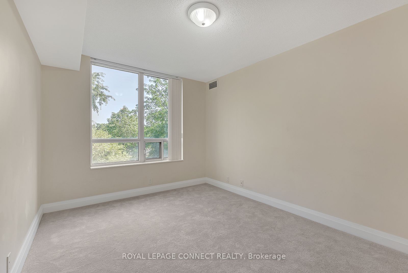 80 Harrison Garden Blvd, #318