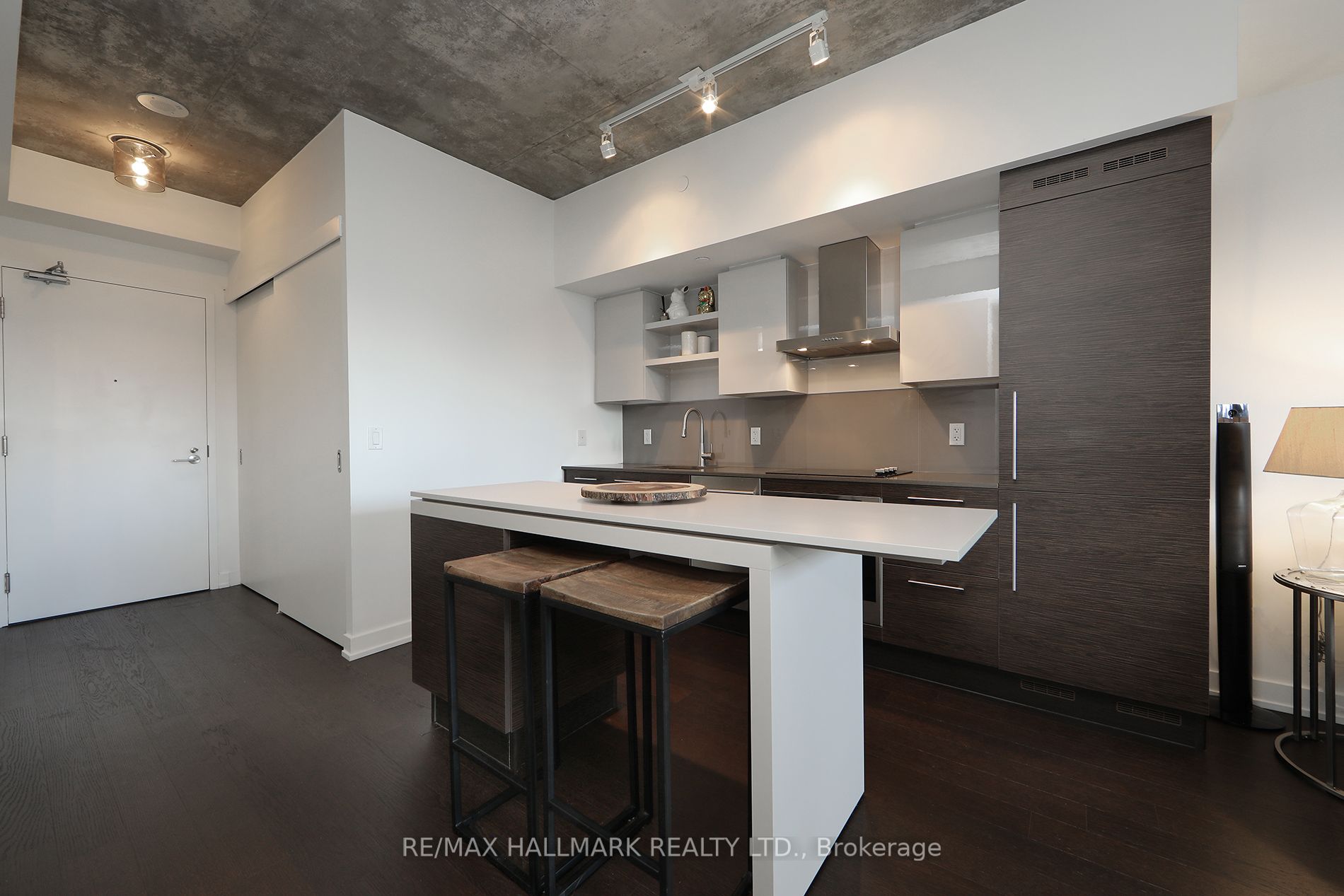 1030 King St W, #705
