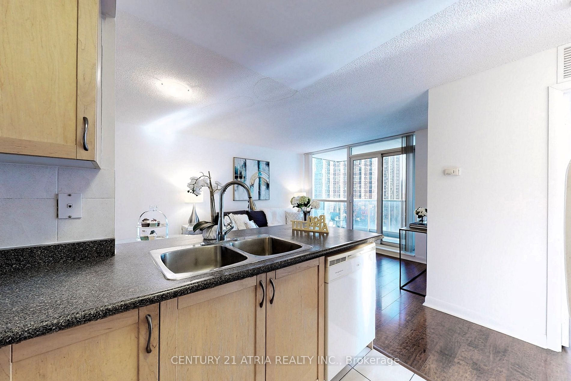 4968 Yonge St, #710