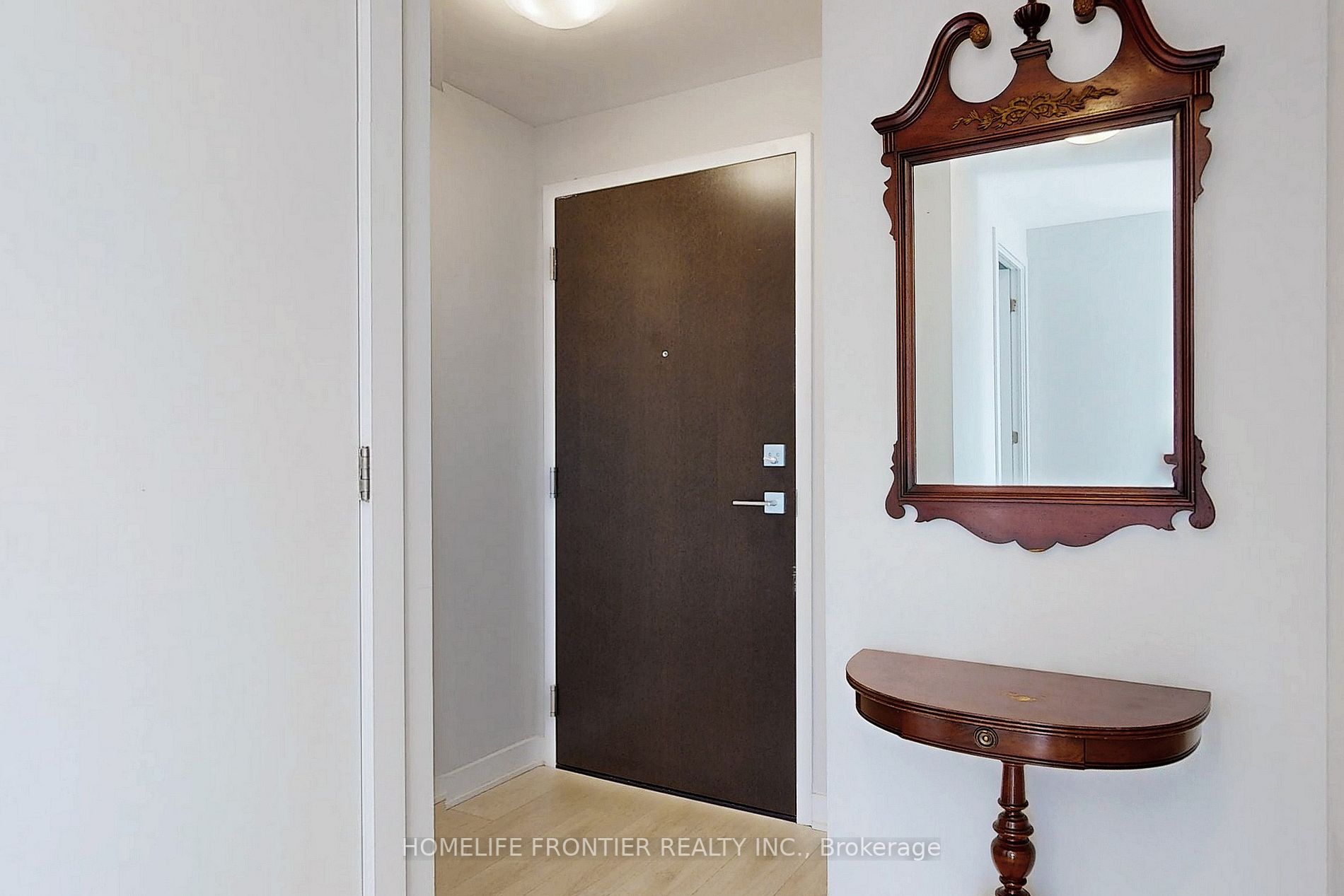 2221 Yonge St, #1808