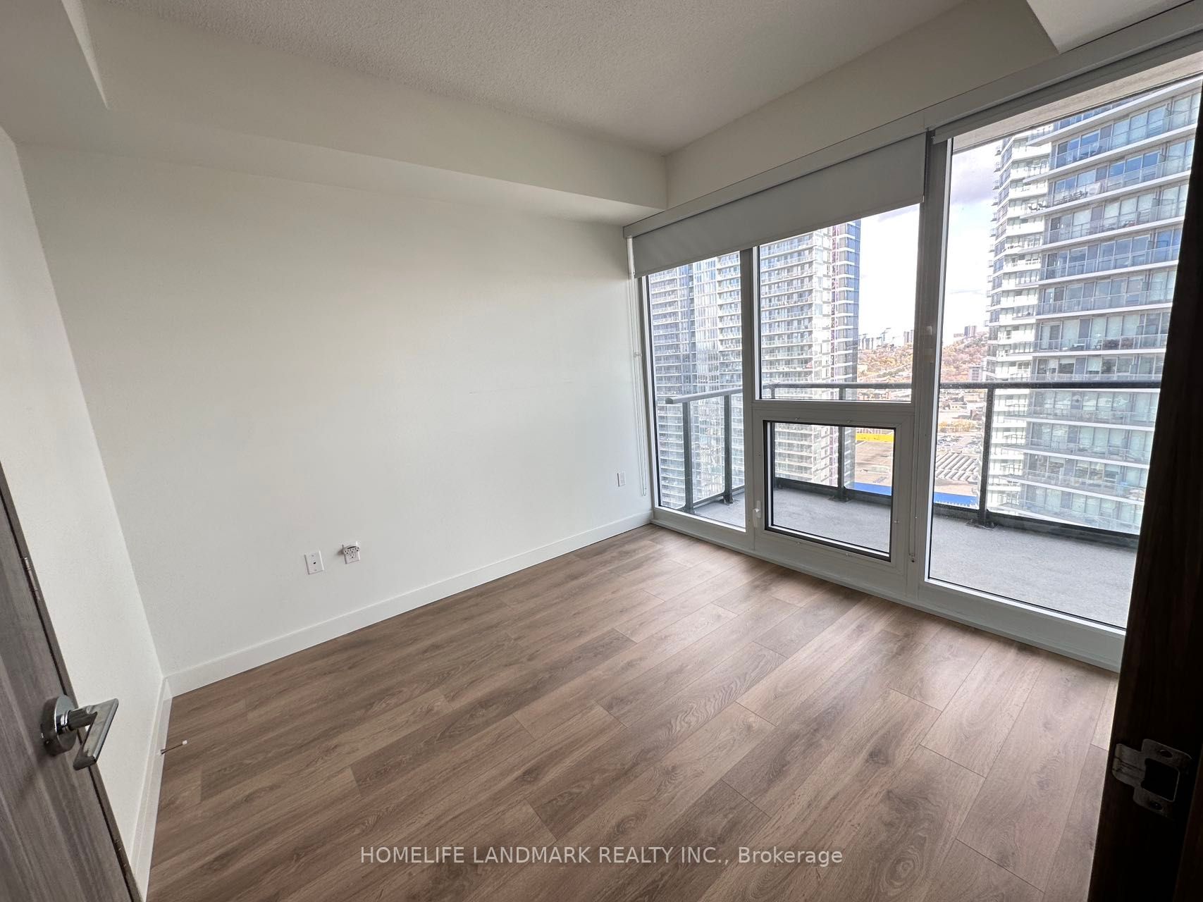 95 Mcmahon Dr, #2215