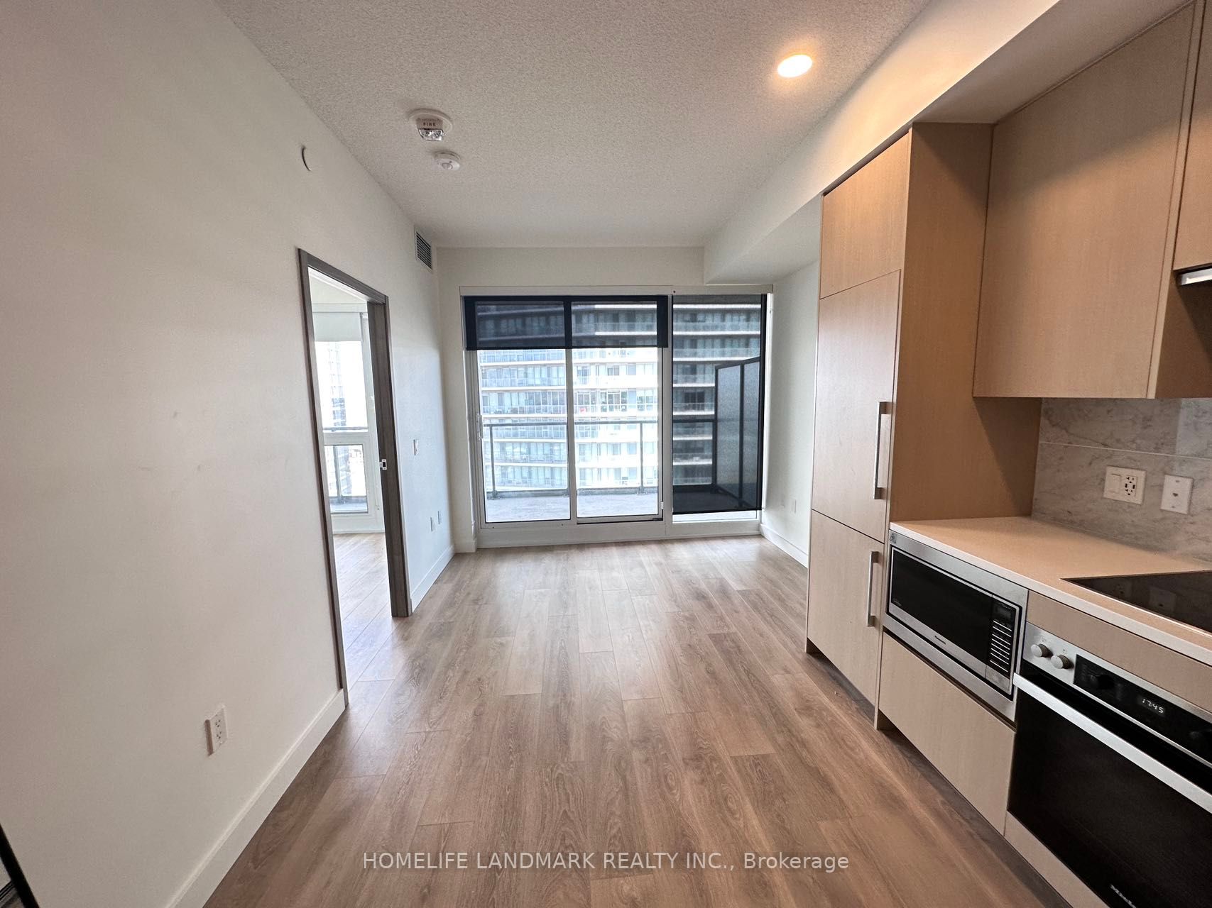 95 Mcmahon Dr, #2215