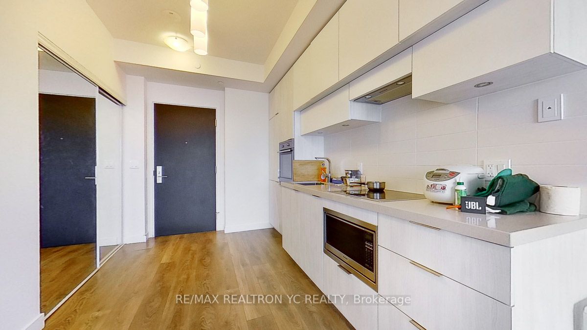 8 Eglinton Ave E, #3810