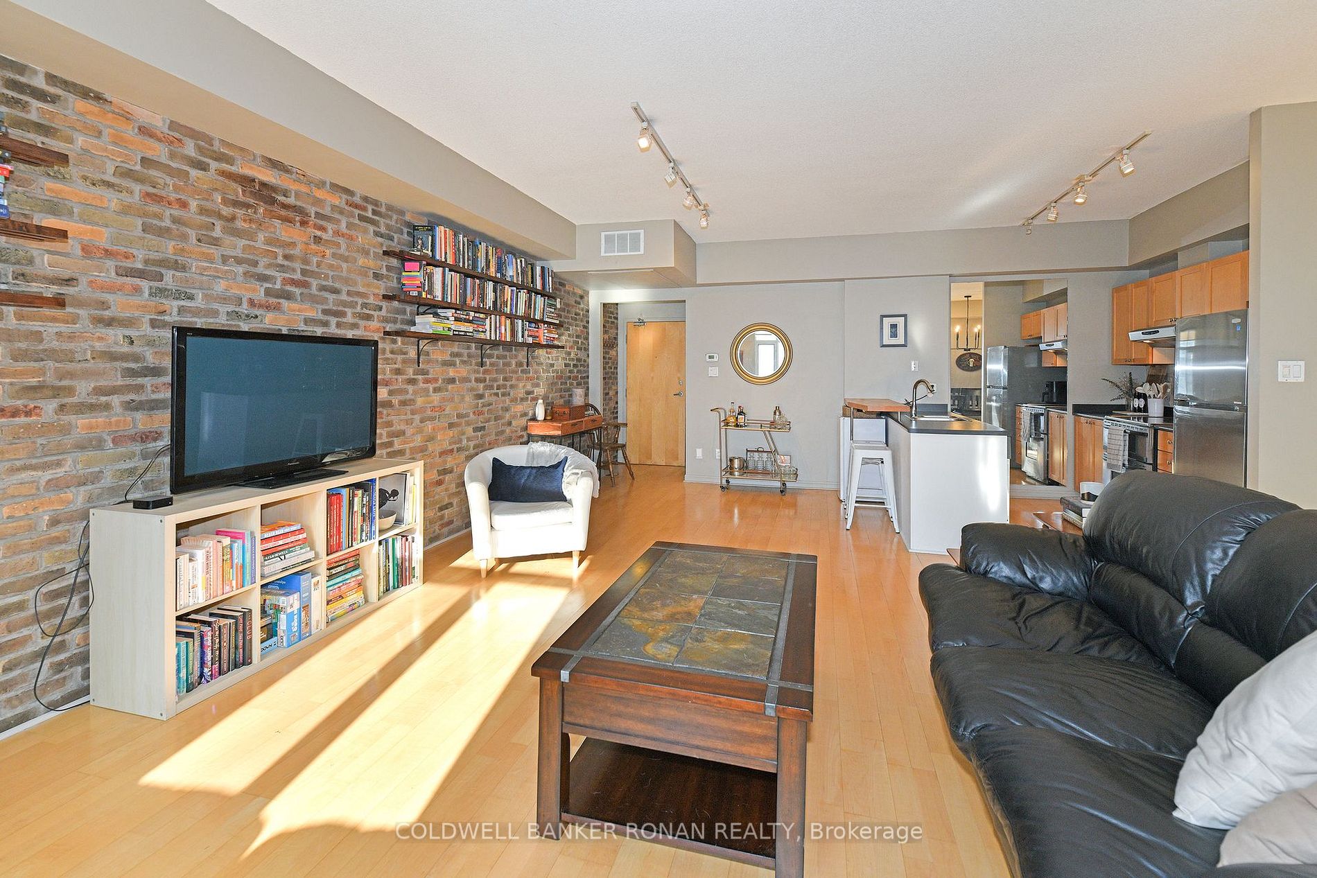 550 Front St W, #602
