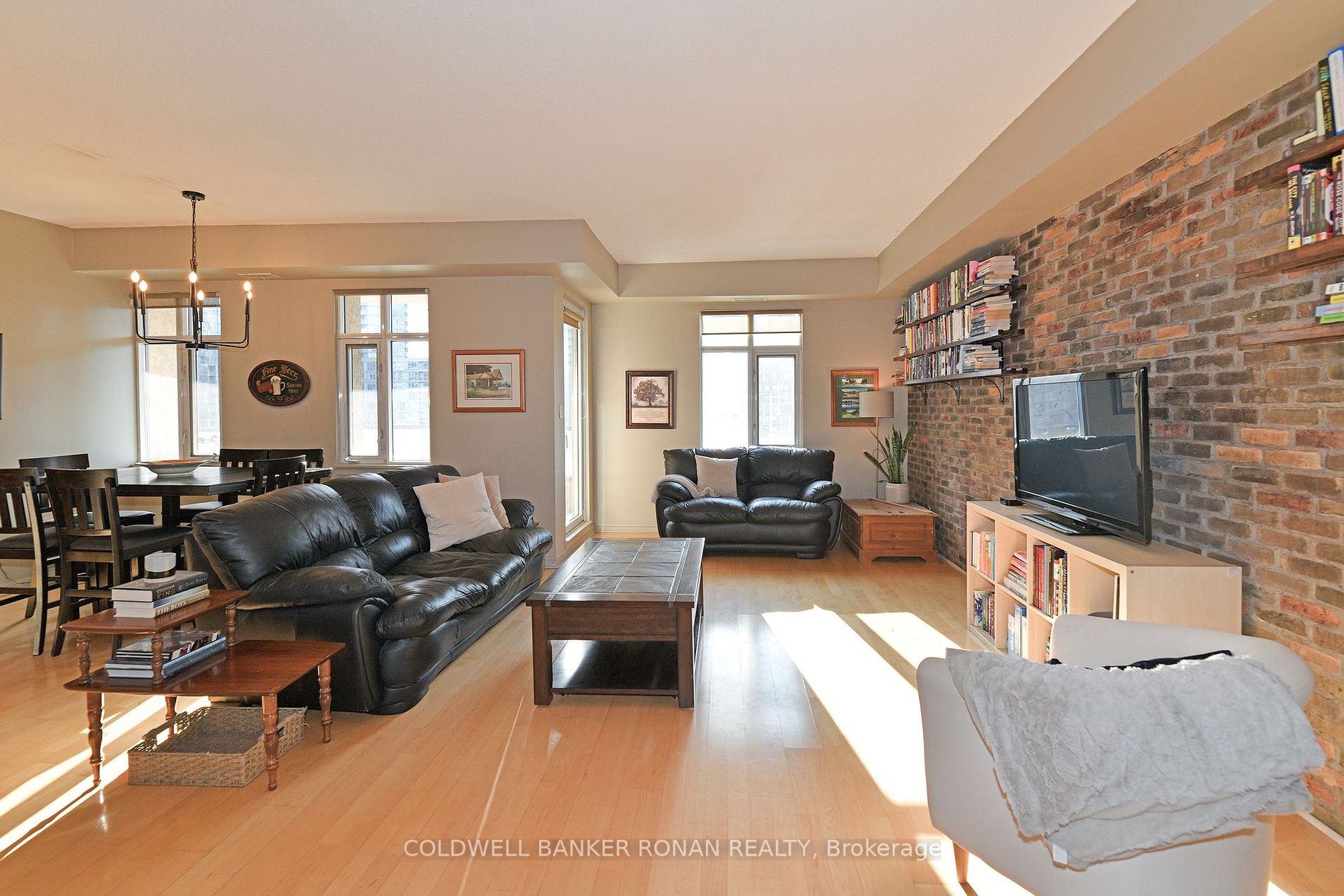 550 Front St W, #602