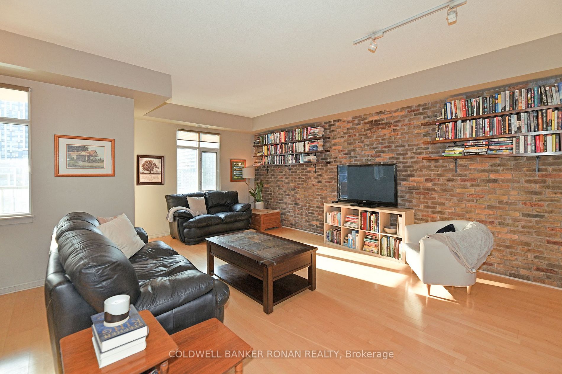 550 Front St W, #602