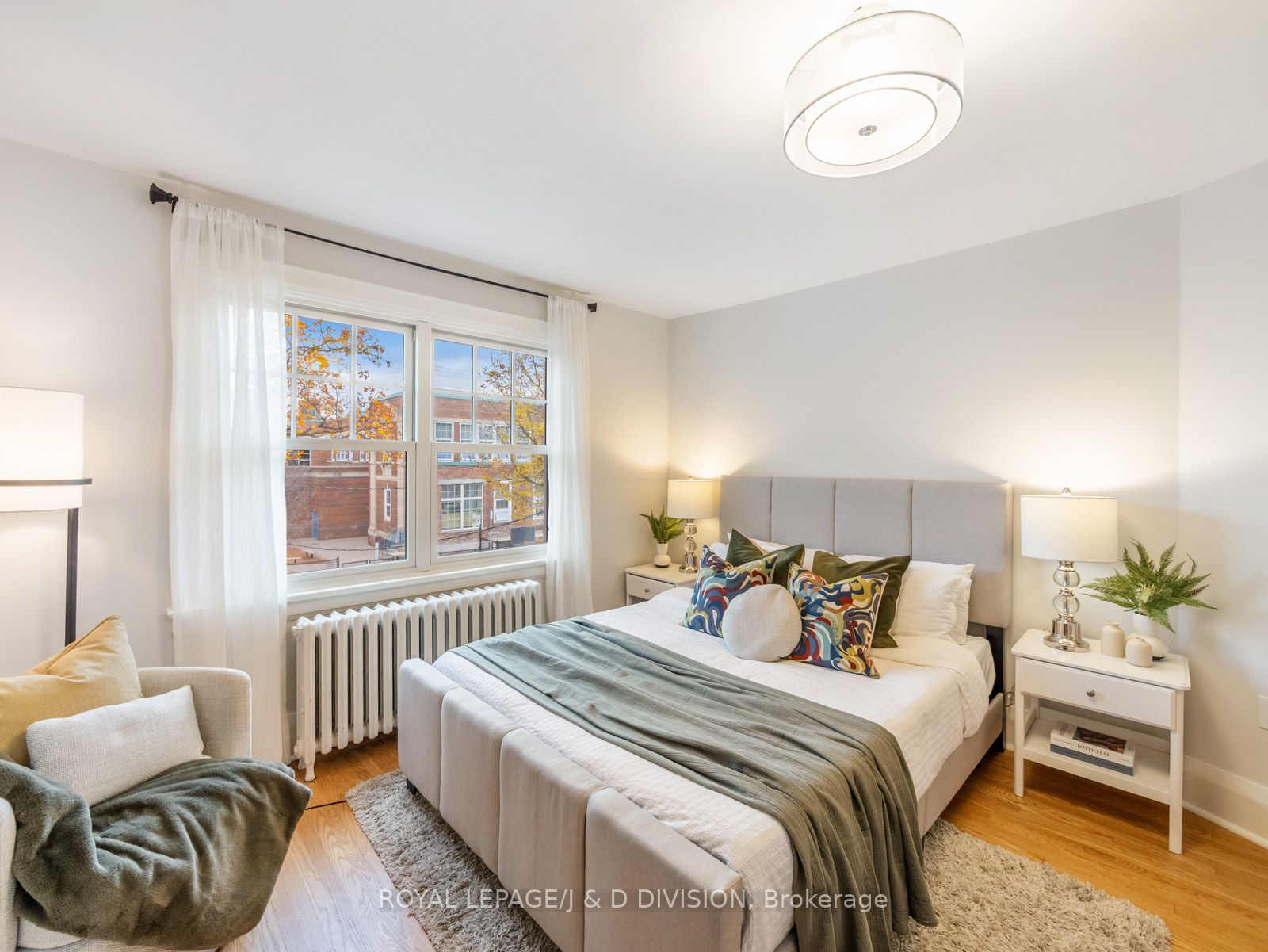 349 Castlefield Ave