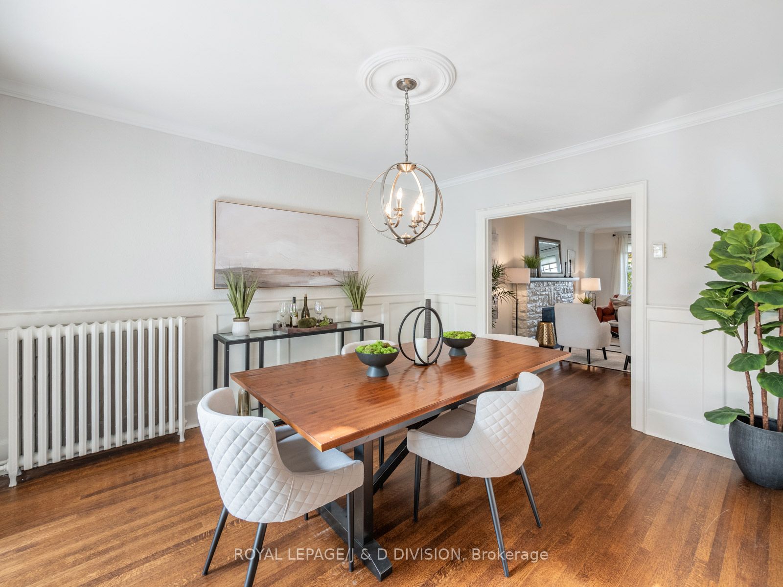 349 Castlefield Ave
