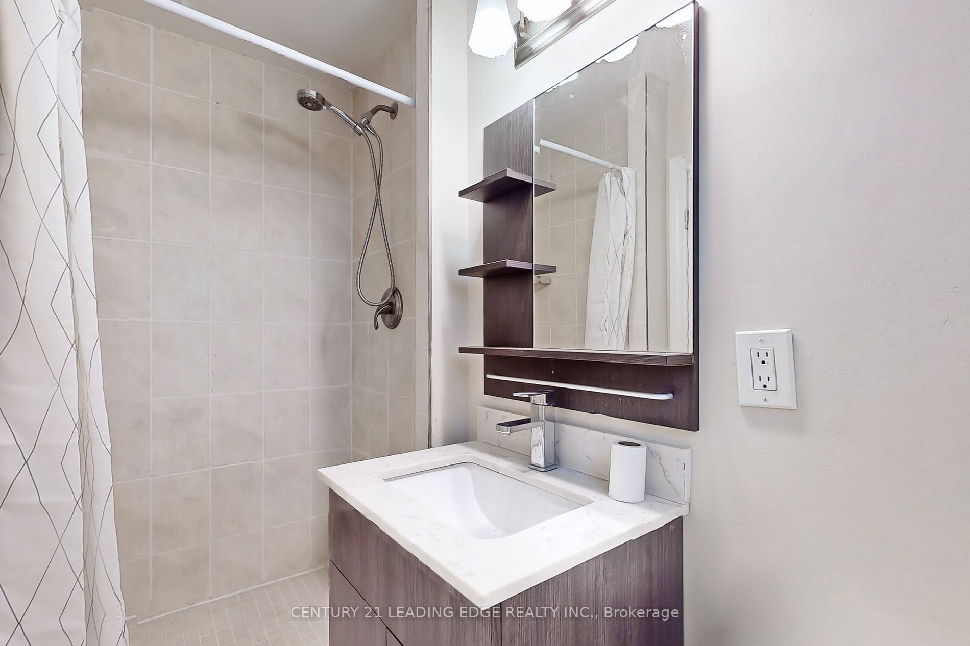 1041 Lillian St
