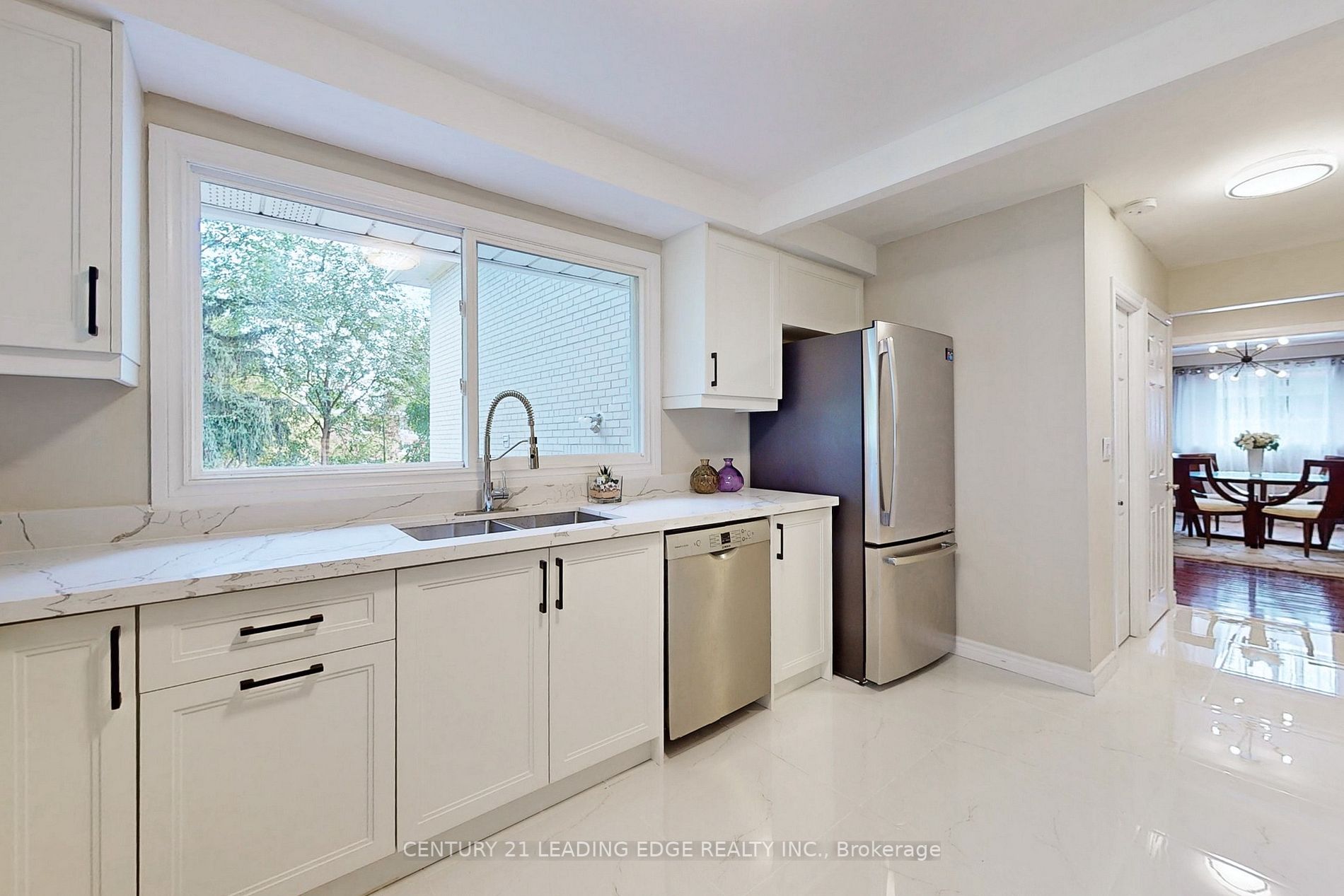 1041 Lillian St