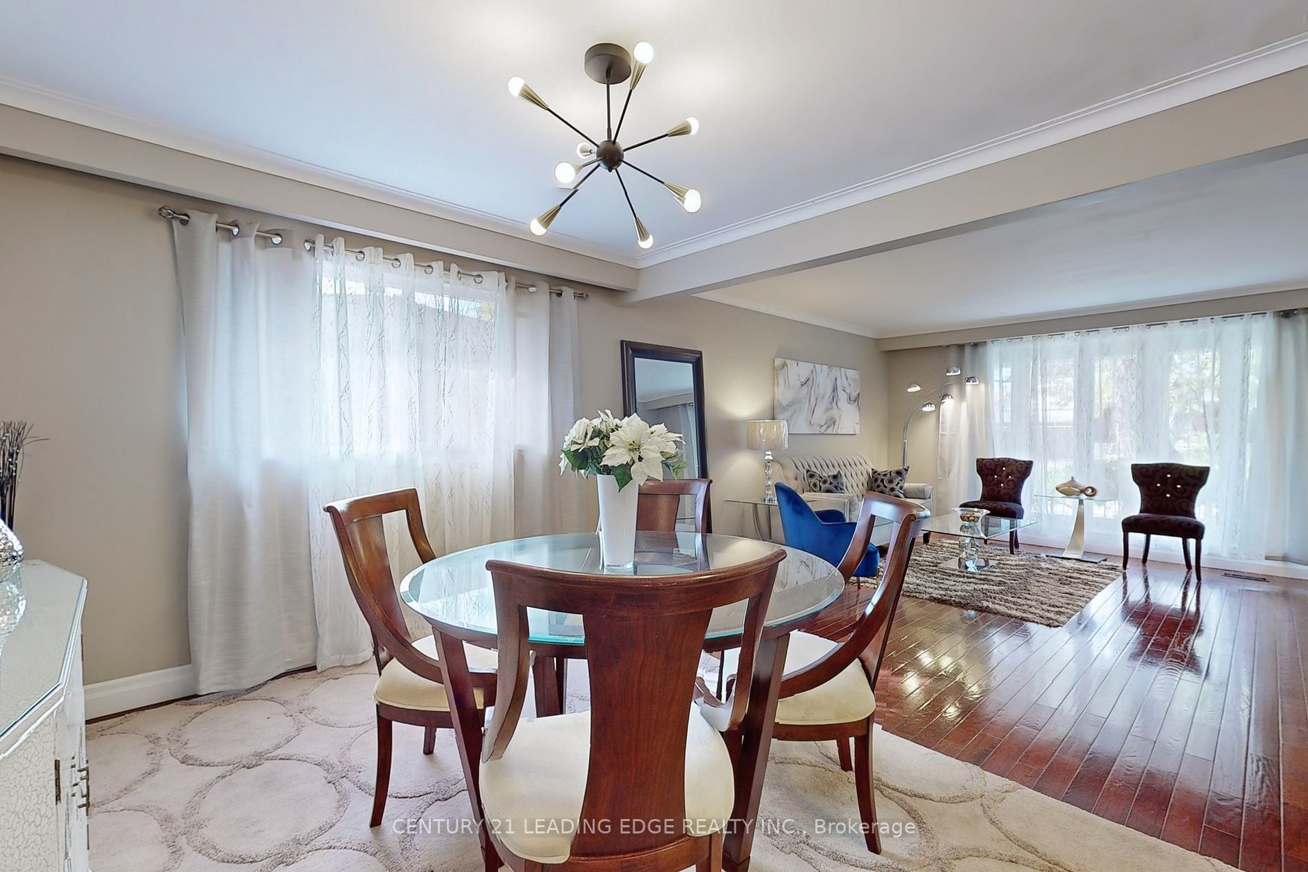 1041 Lillian St