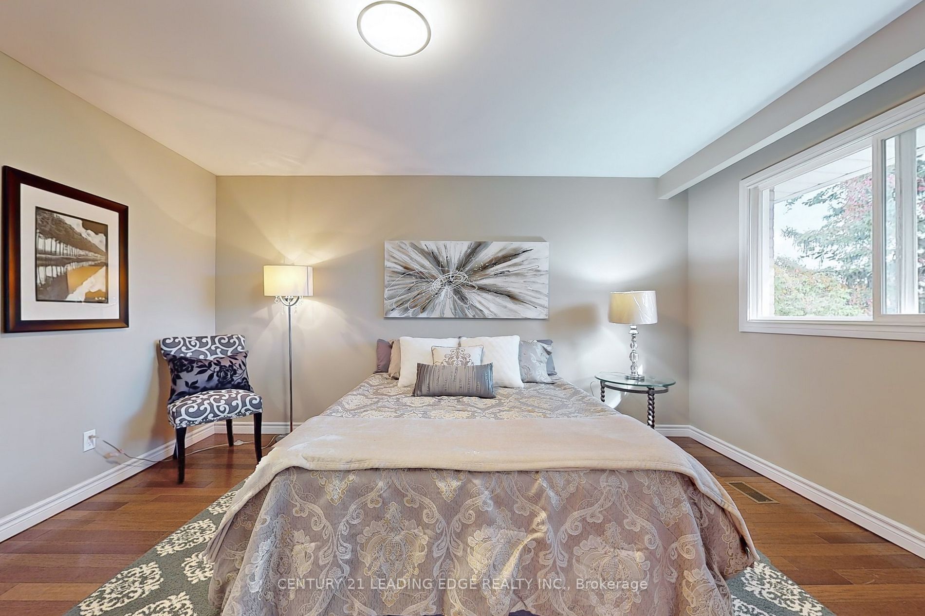 1041 Lillian St