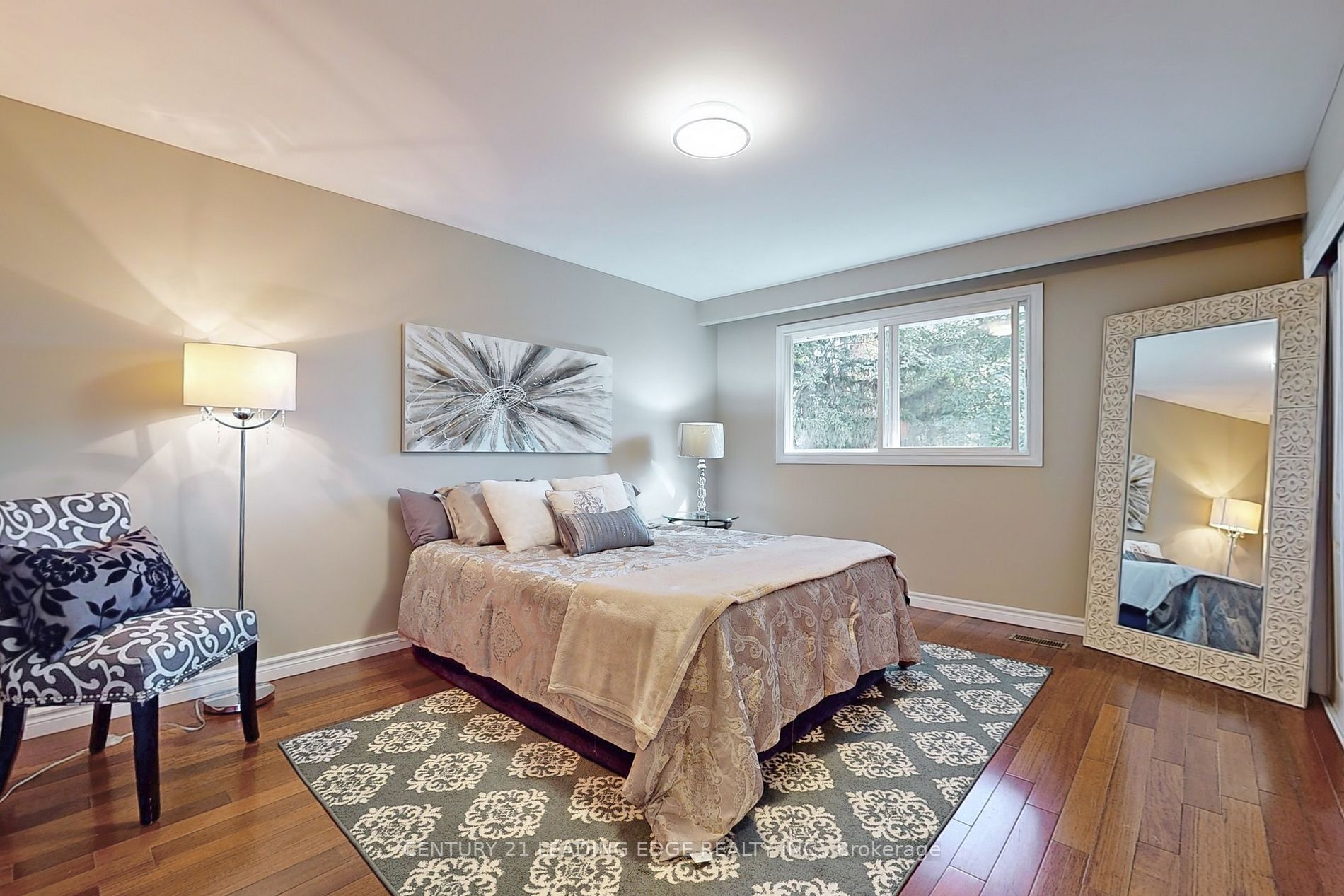 1041 Lillian St