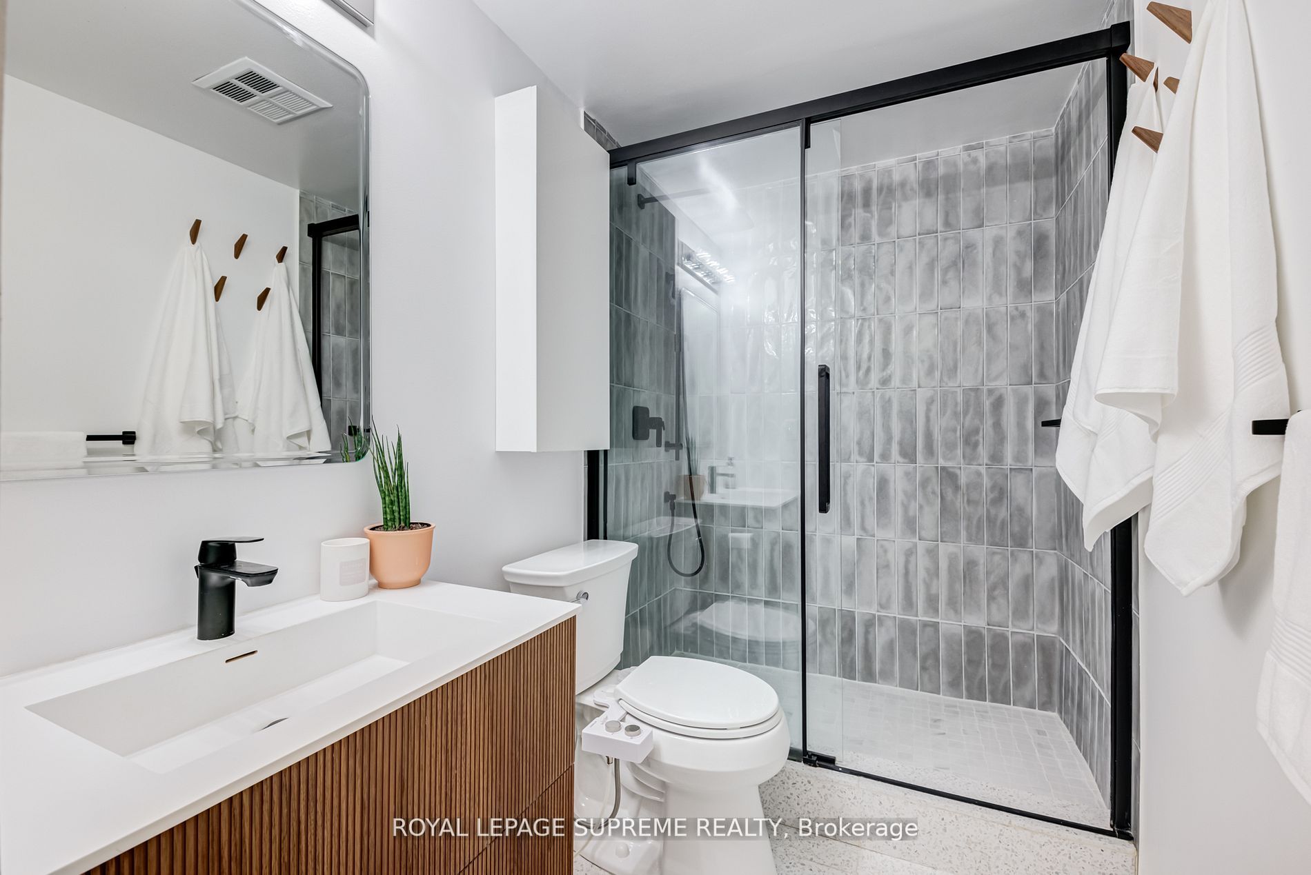 88 Charles St E, #107